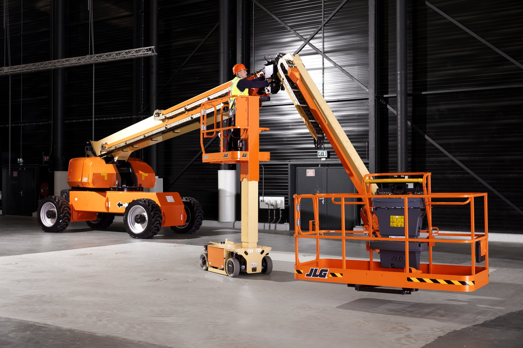 Senkrechtlift mieten - Elektro 6 m, JLG 1230ES, emissionsfrei für innen – 2