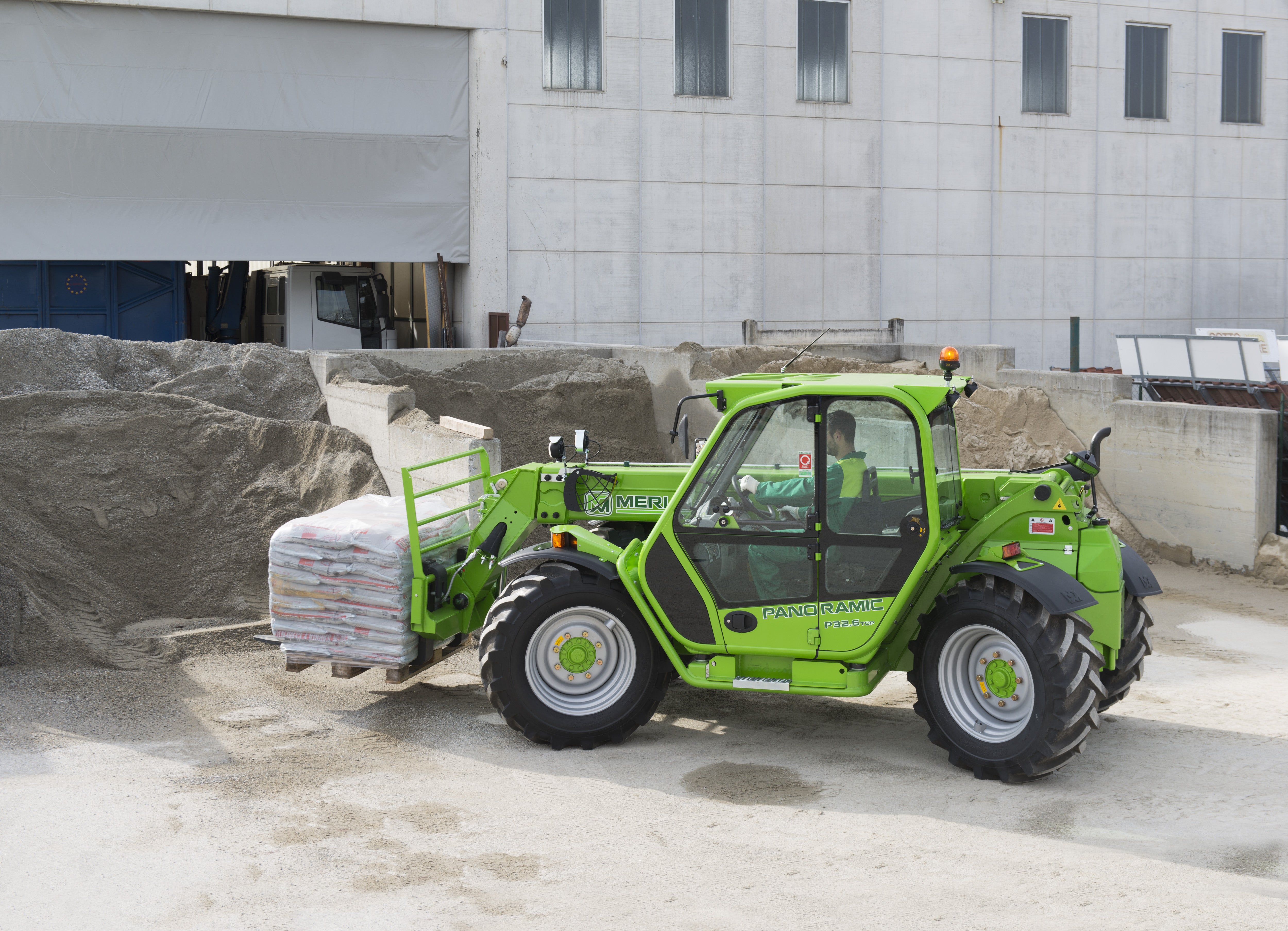 Teleskopstapler mieten - Merlo P 32.6 L Plus, 6,40 m, 3.200 kg Traglast – 4