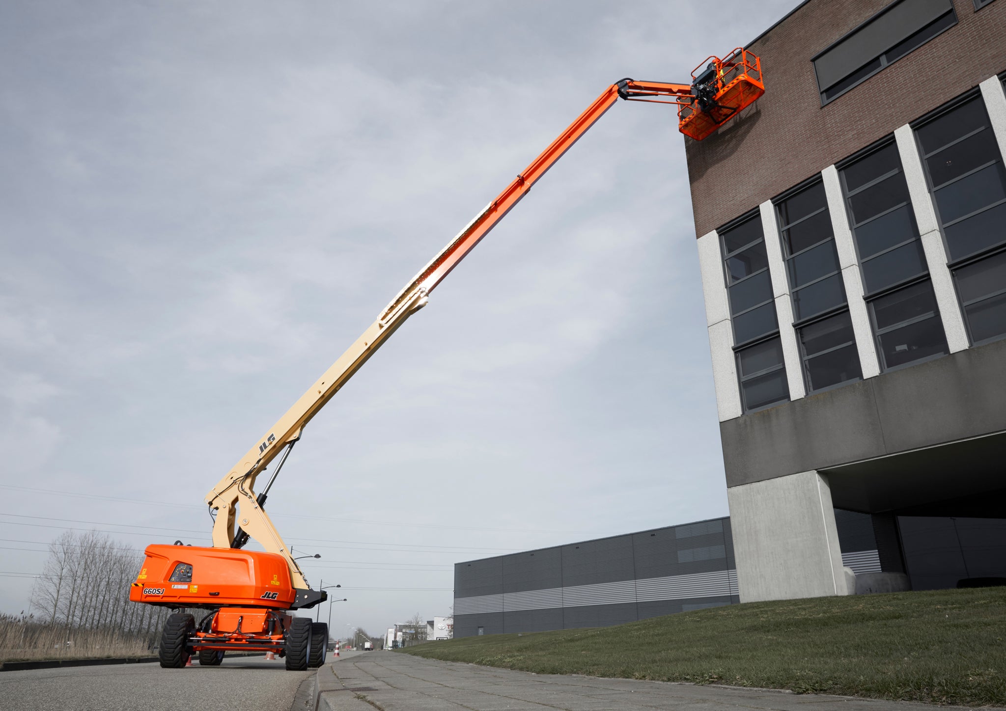 Teleskoparbeitsbühne mieten - Diesel 22 m, JLG 660 SJ, Allrad, 340 kg – 3