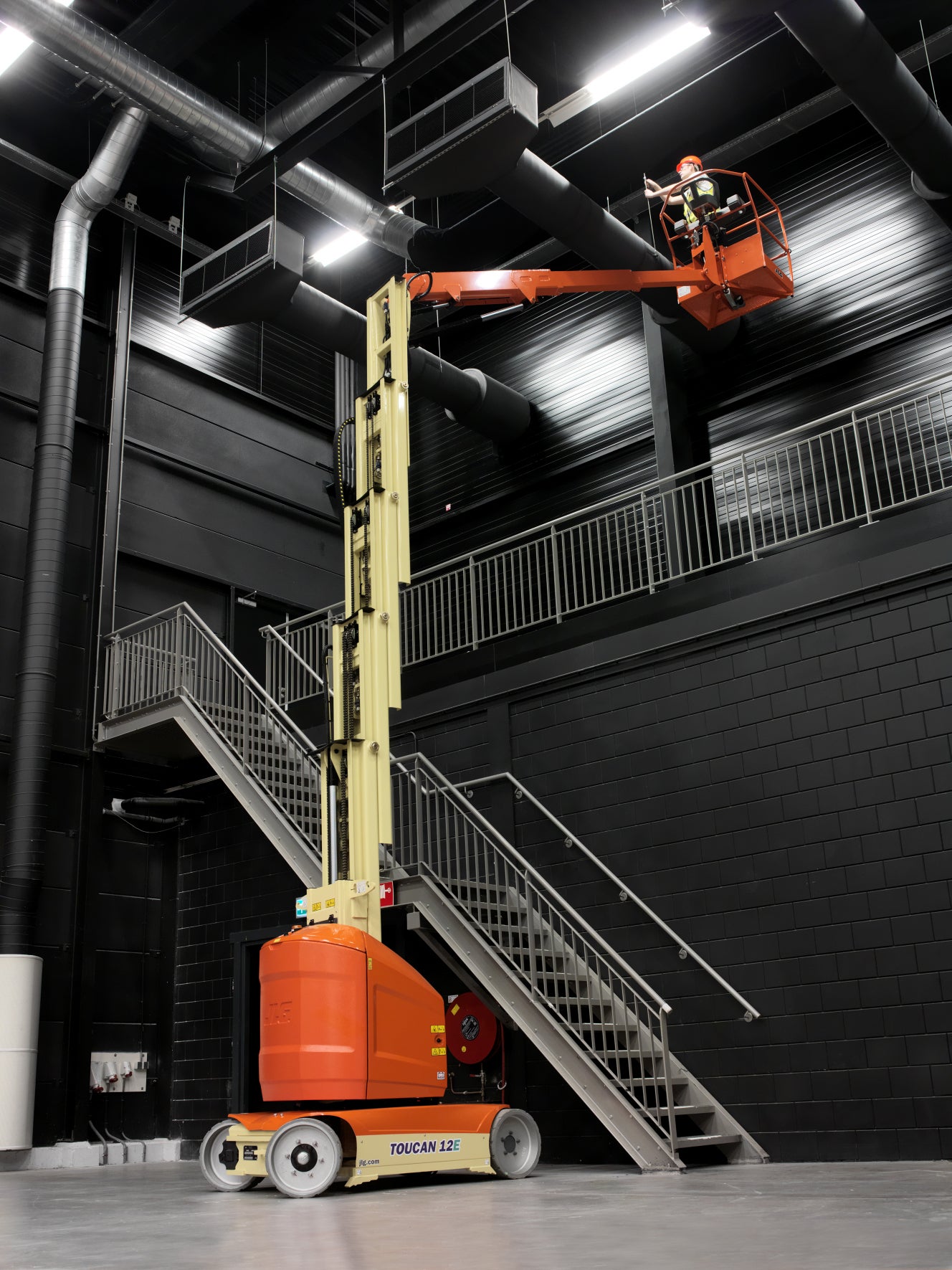 Senkrechtlift mieten - Elektro 12 m, JLG Toucan 12E Plus, Korbdrehung – 4