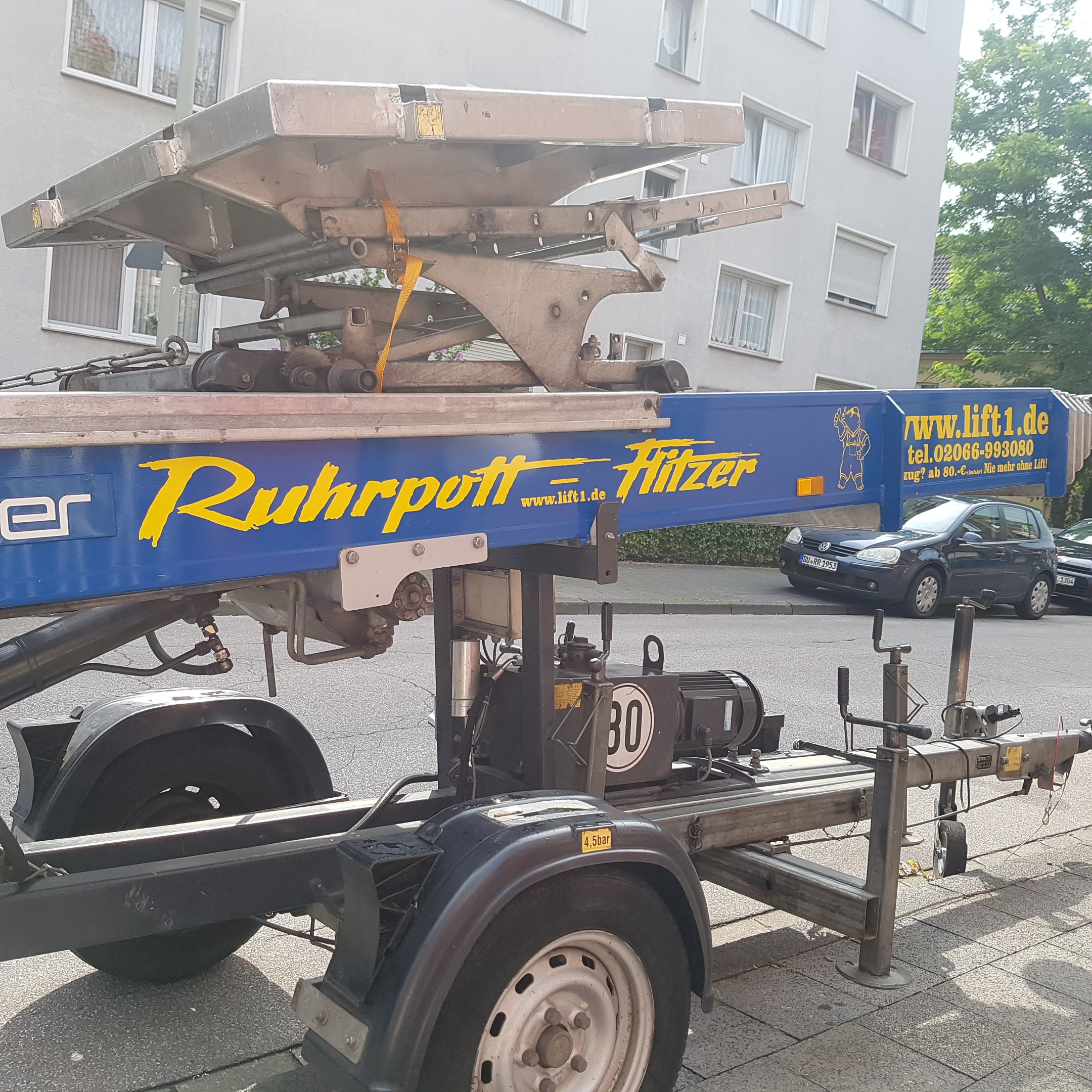 Möbellift mieten – Umzugslift, Schrägaufzug & Bauaufzug ab 80 €