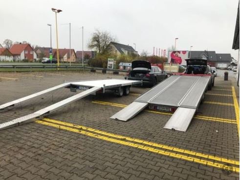 Autotransporter Plattformanhänger mieten – 2700 kg mit Seilwinde & langen Auffahrrampen – 3