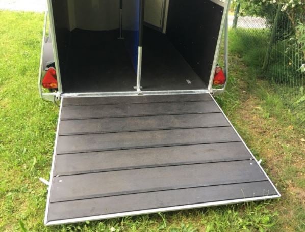 Pferdeanhänger mieten – für 2 Pferde mit Sattelkammer, 100 km/h | Tempo-100 & Tandemachse – 3