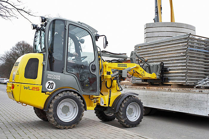 Radlader mieten – Wacker Neuson WL25, 2,5 t für GaLaBau & Erdarbeiten – 4
