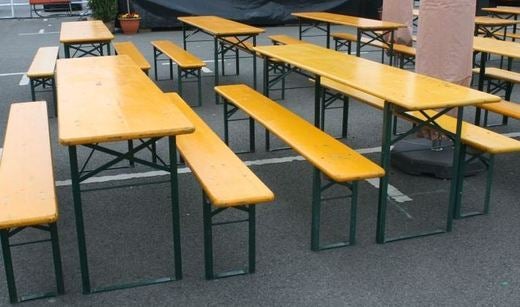 Bierzeltgarnitur mieten – Tisch & 2 Bänke, Hussen & Stehtisch Quattro für Gartenparty – 4