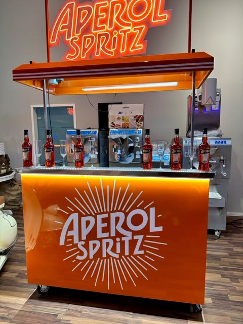 Mobile Aperol Spritz Bar mieten – Cocktailbar inkl. Personal & Ware für Events