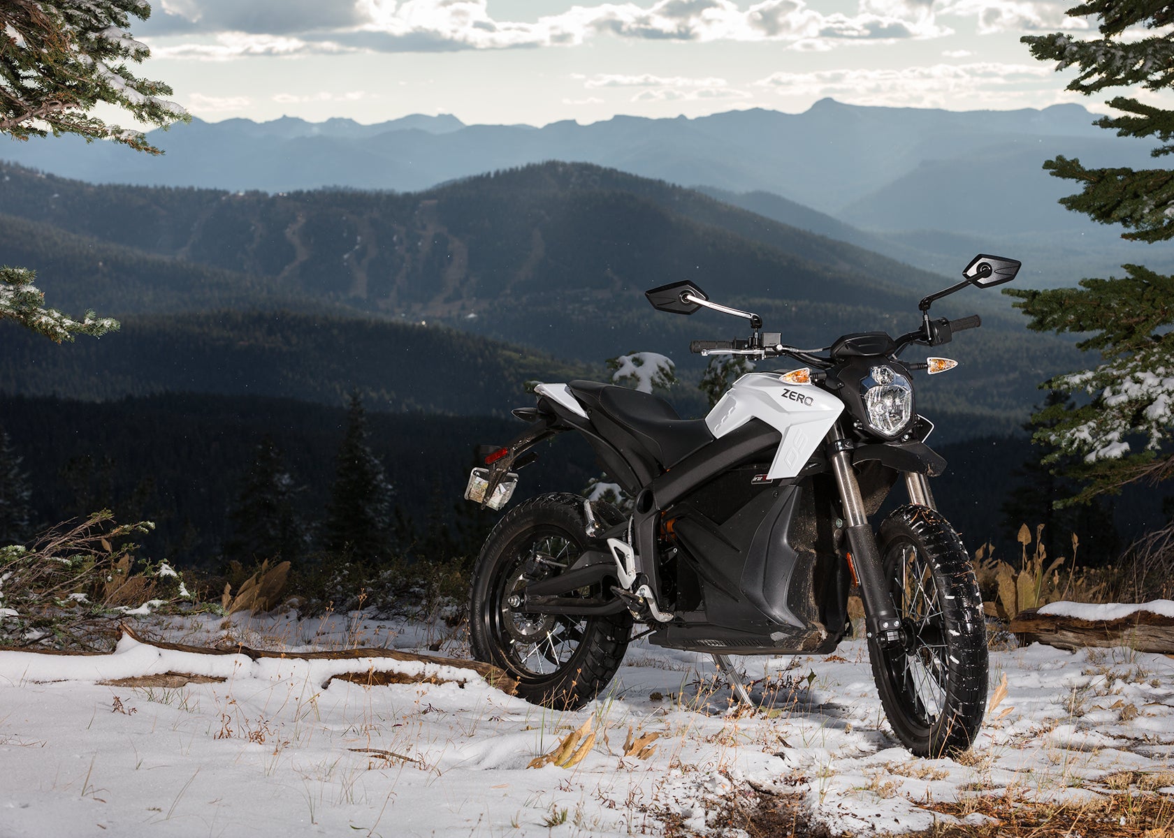 Zero DSR Elektromotorrad mieten – E-Motorrad mit 146 Nm leihen – 4
