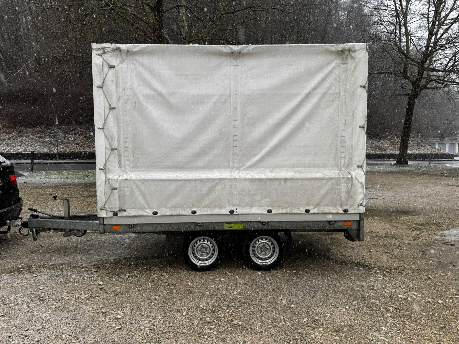 Planenanhänger TY 55 mieten – 3,5 t, 3,0 x 2,0 m Ladefläche, 100 km/h