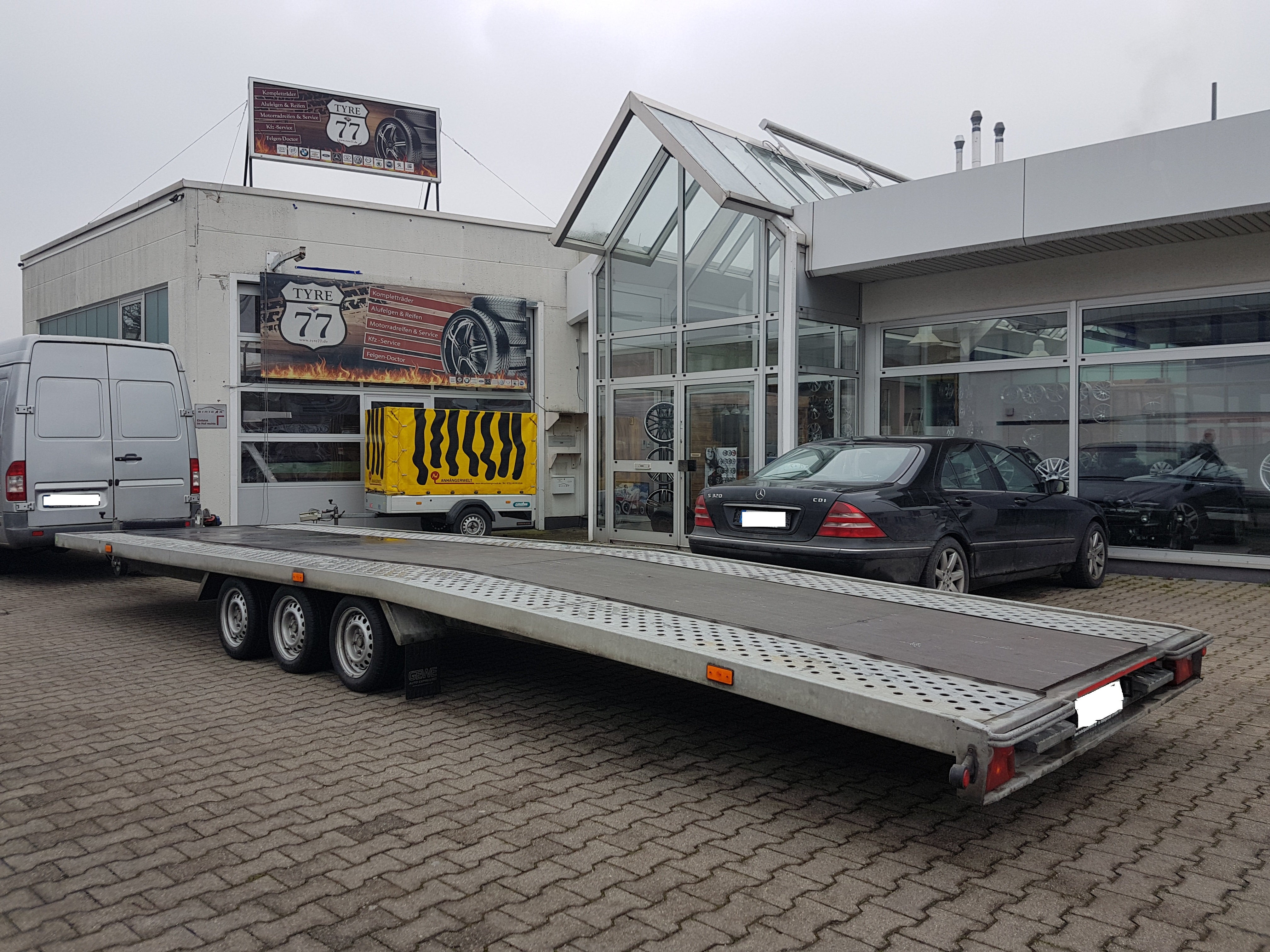 Autotransporter XL TY 77 mieten – 8,10 m Ladefläche, Seilwinde, gebremst