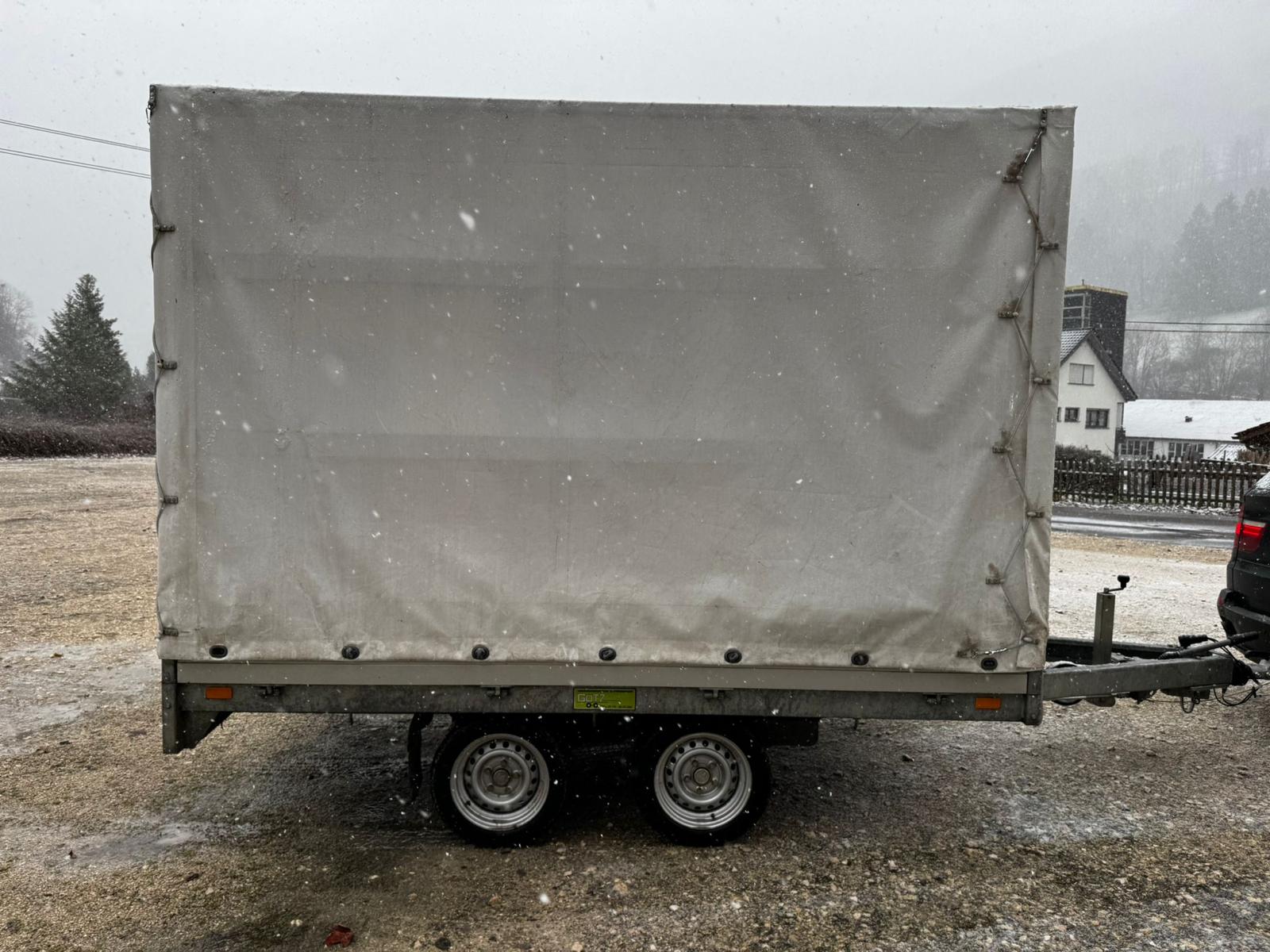 Planenanhänger TY 55 mieten – 3,5 t, 3,0 x 2,0 m Ladefläche, 100 km/h – 3