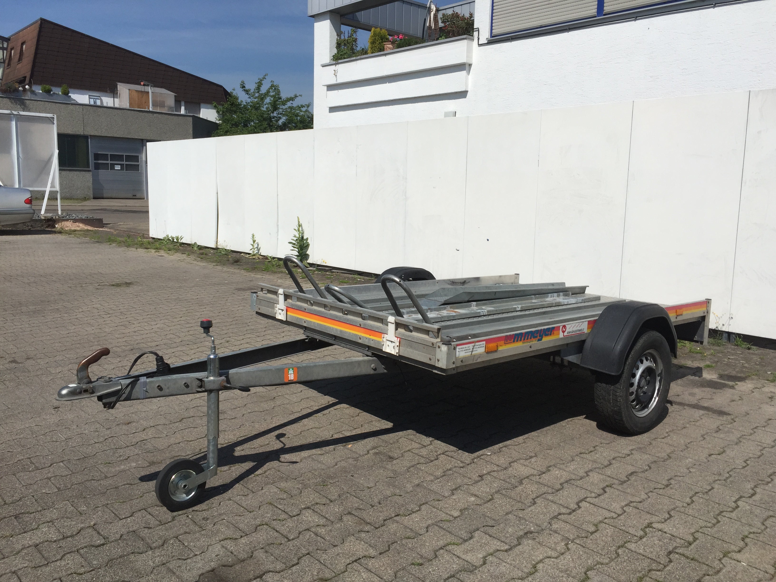 Motorradtransporter TY 79 mieten – Plattformanhänger 2,50 x 1,51 m, 750 kg – 3