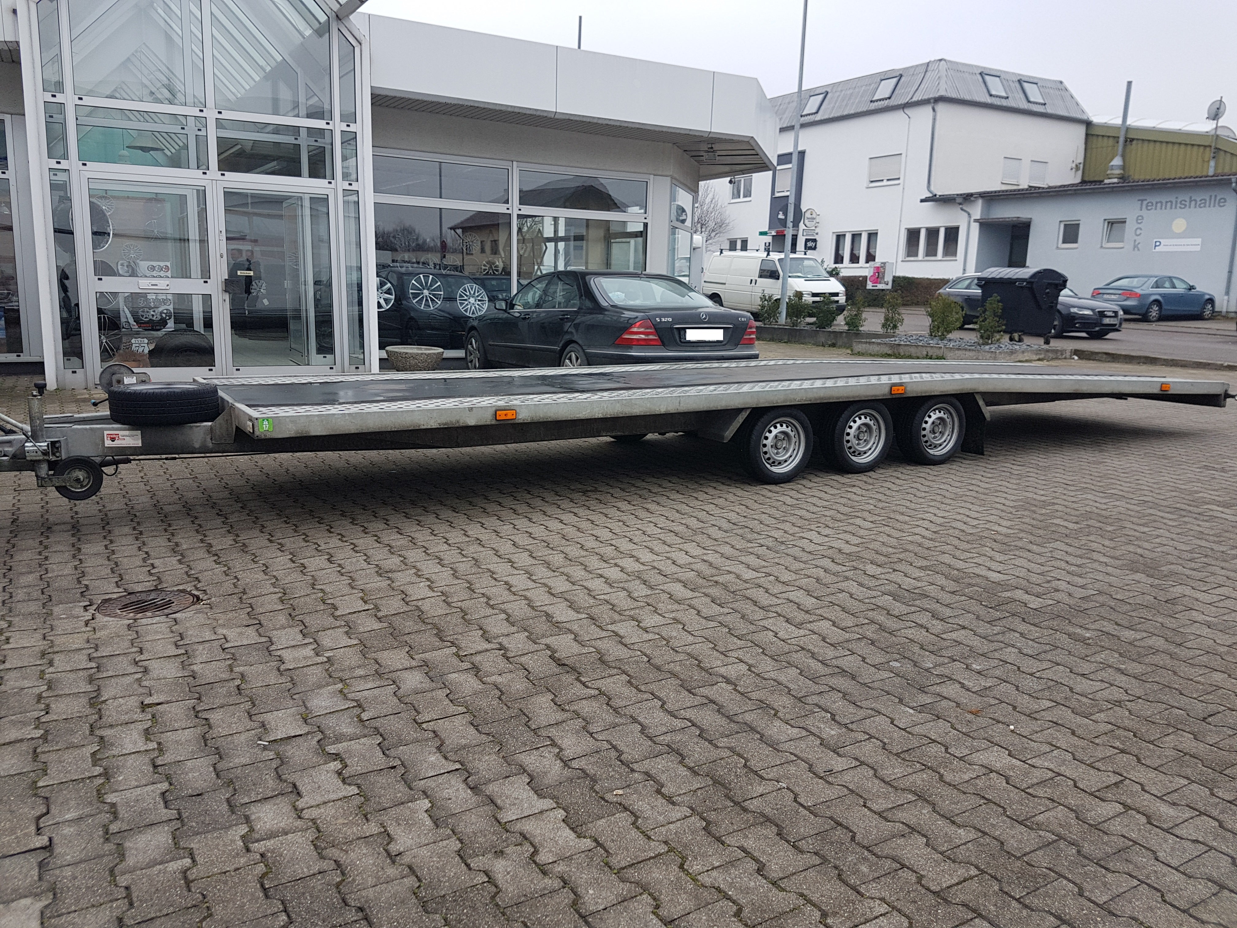 Autotransporter XL TY 77 mieten – 8,10 m Ladefläche, Seilwinde, gebremst – 3