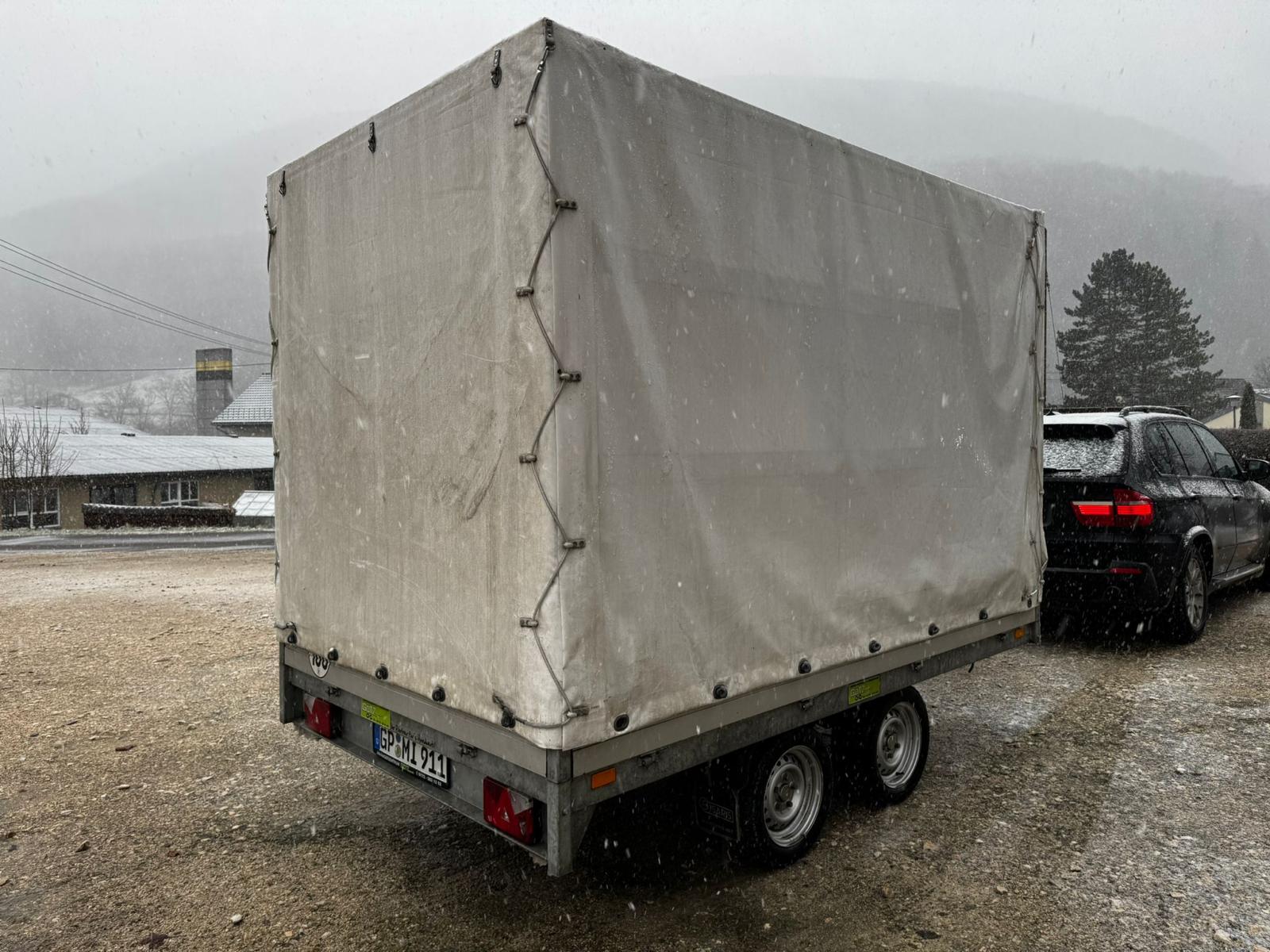 Planenanhänger TY 55 mieten – 3,5 t, 3,0 x 2,0 m Ladefläche, 100 km/h – 4