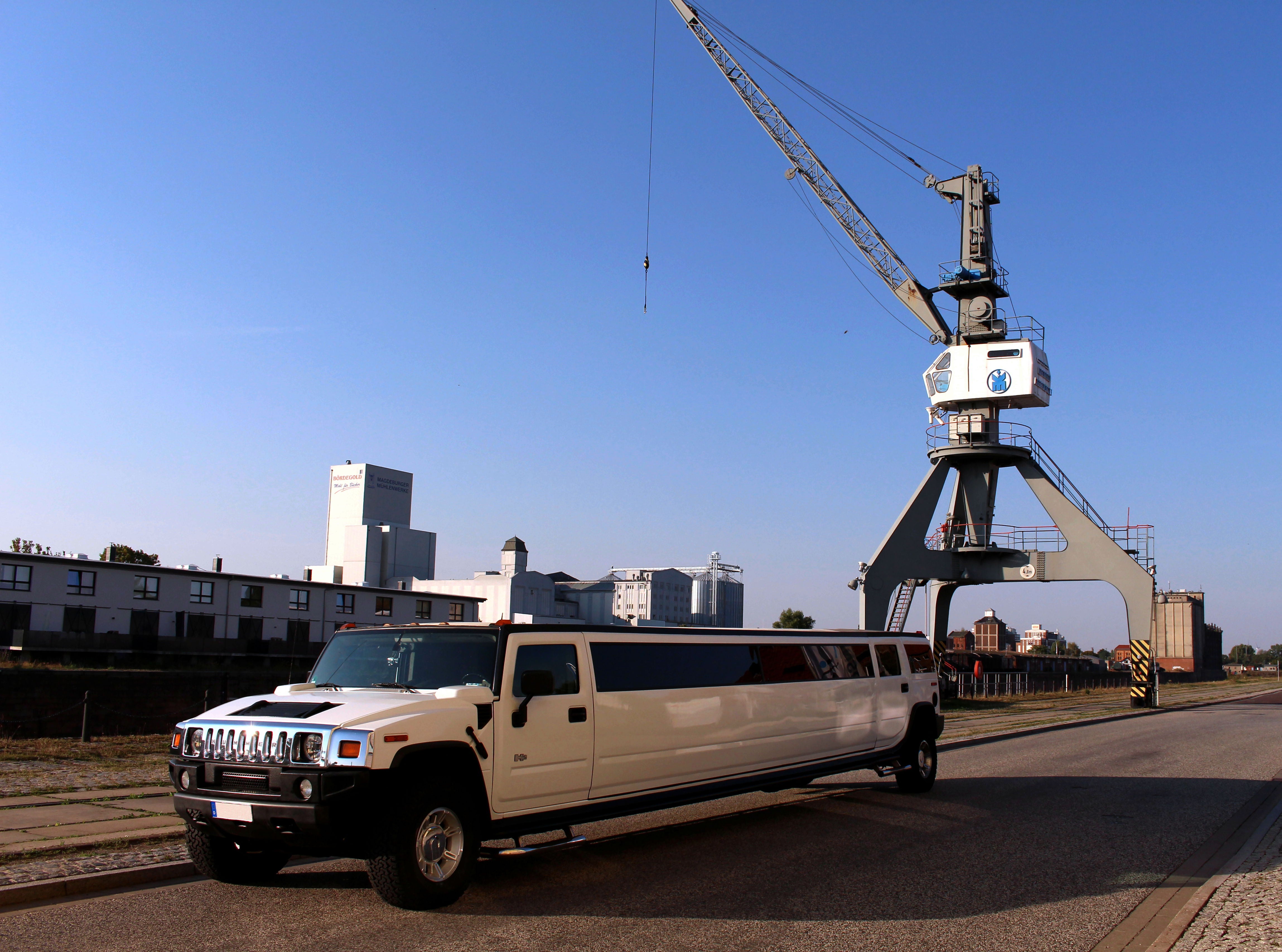 Hummer H2 Stretchlimousine mieten - fast 12 Meter Luxus Party-Limo