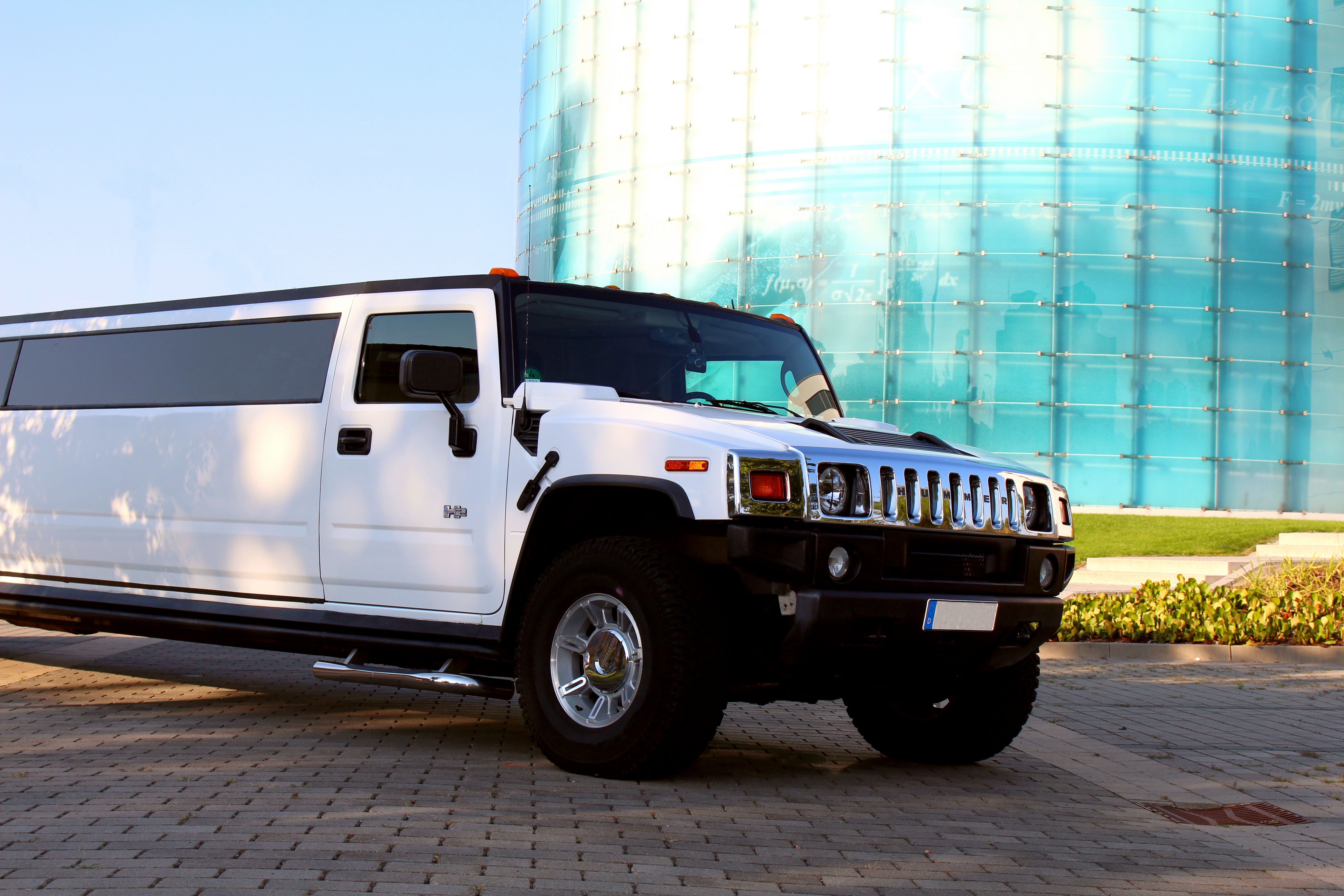 Hummer H2 Stretchlimousine mieten - fast 12 Meter Luxus Party-Limo – 2