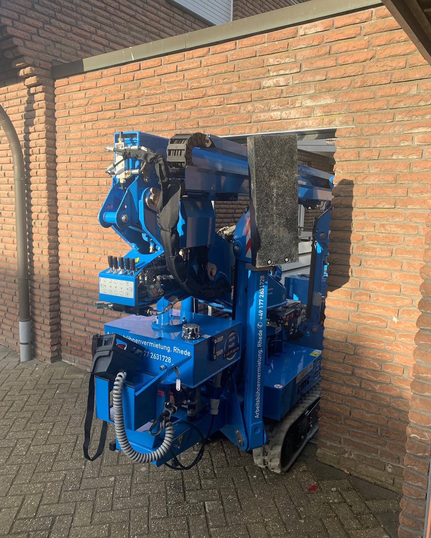 Raupenbühne mieten – 13m Kettenbühne CMC S13F Hubsteiger inkl. Anhänger – 2