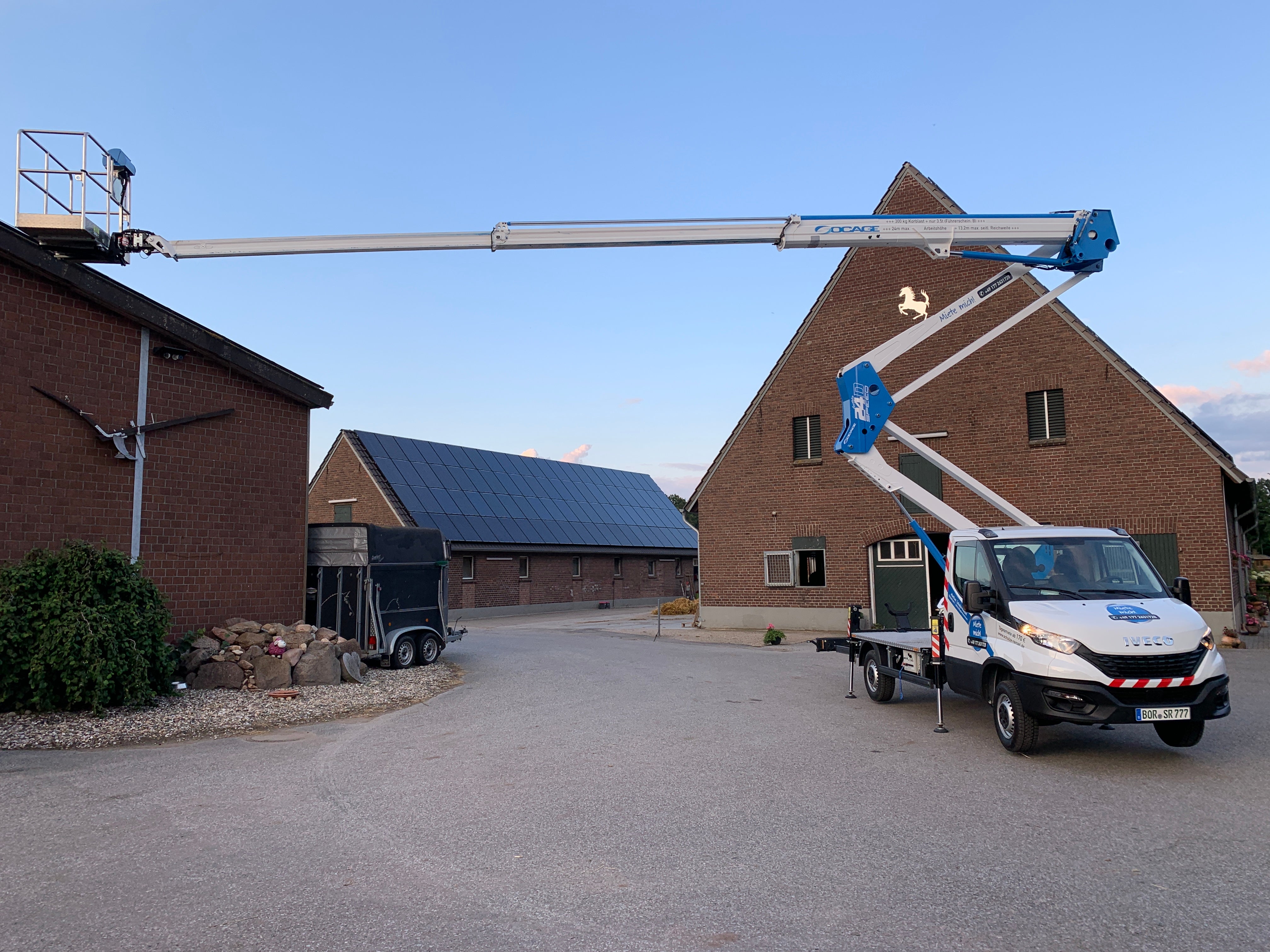 24m LKW-Gelenkarbeitsbühne mieten – Socage 24D Hubsteiger, nur 3,5t (Klasse B)