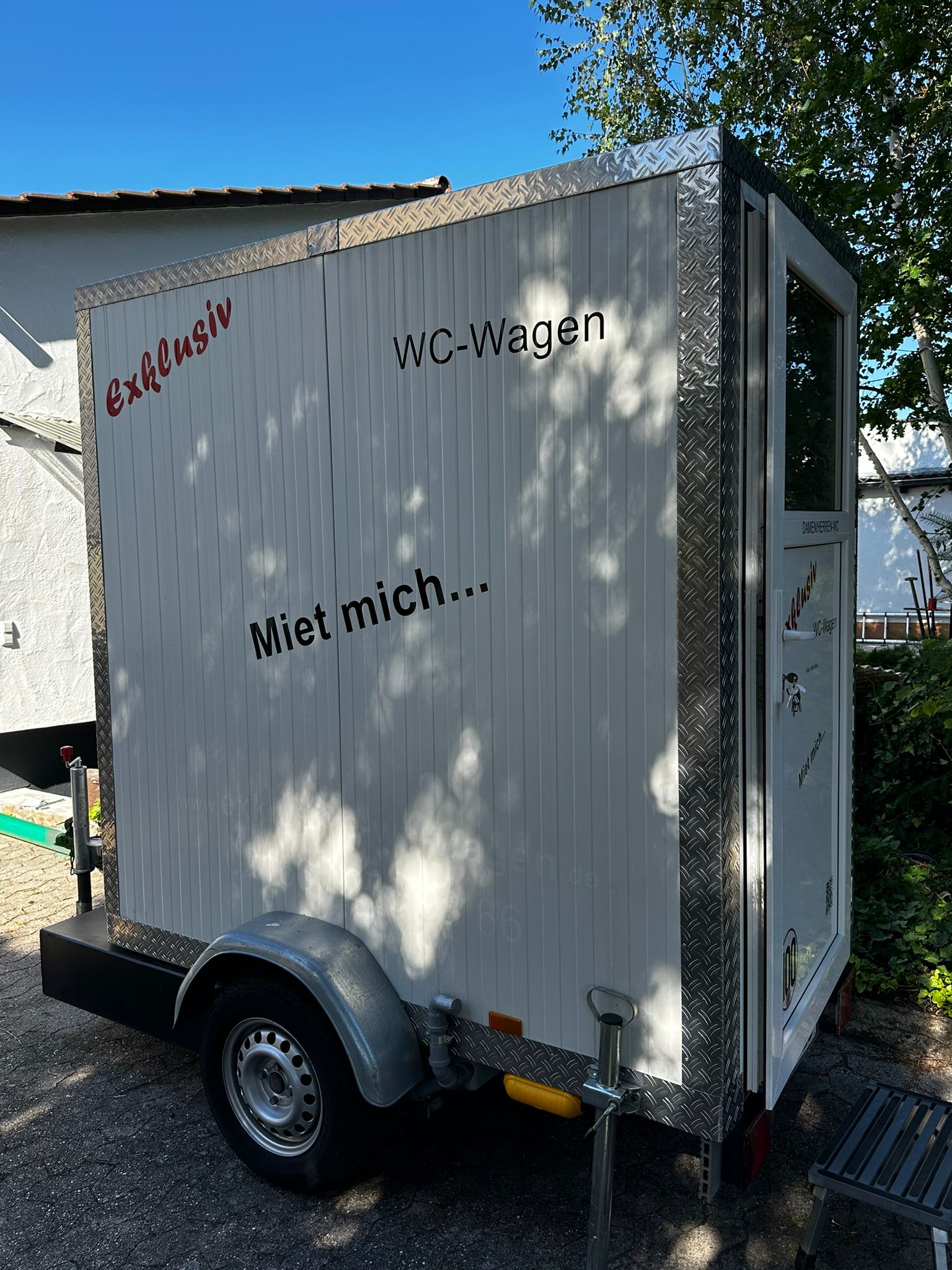 Tank-Toilettenwagen mieten | Event-WC für bis zu 150 Personen, winterfest – 2