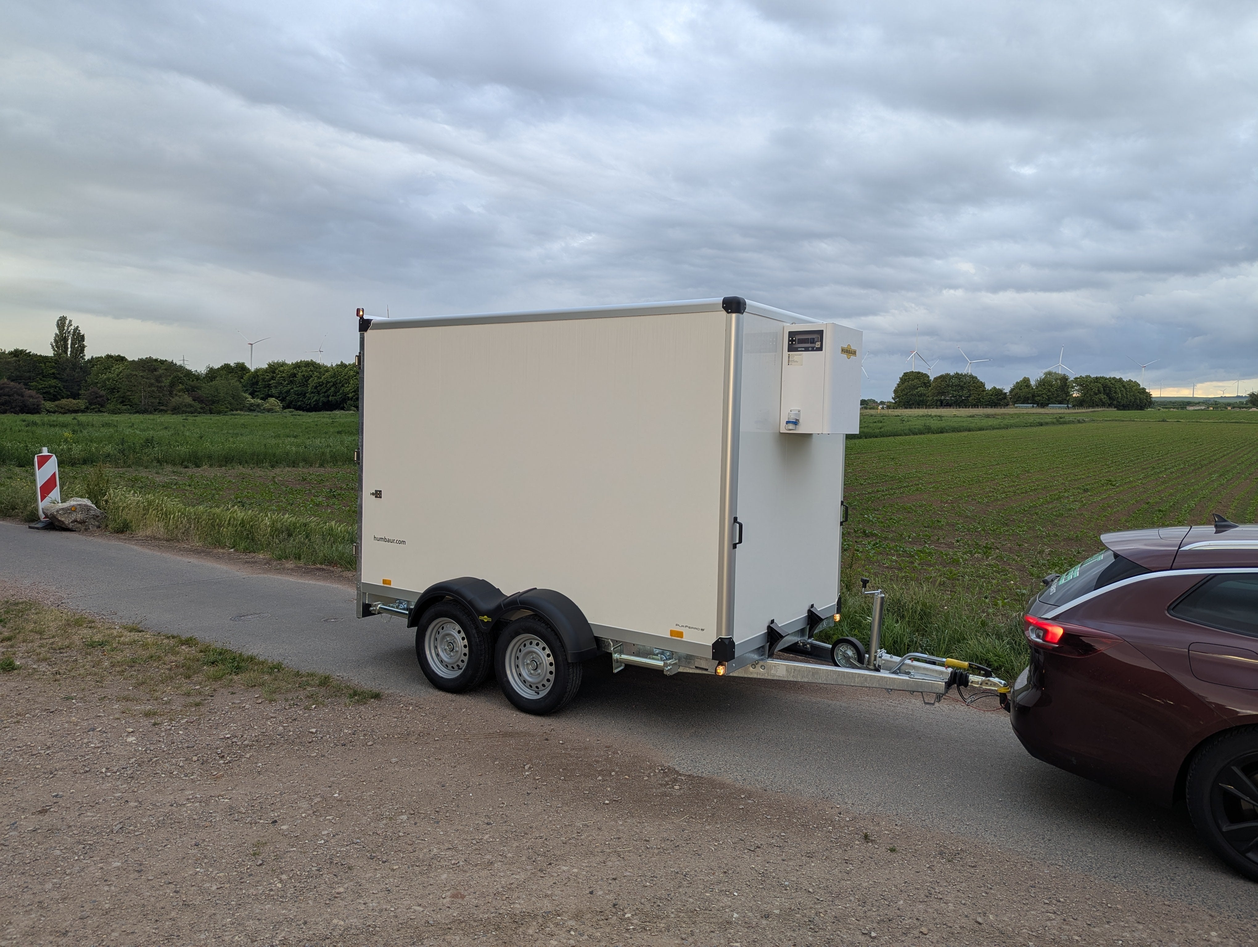 Kühlanhänger mieten – Kühlwagen 2.500 kg ab 65 € für Fest & Feier