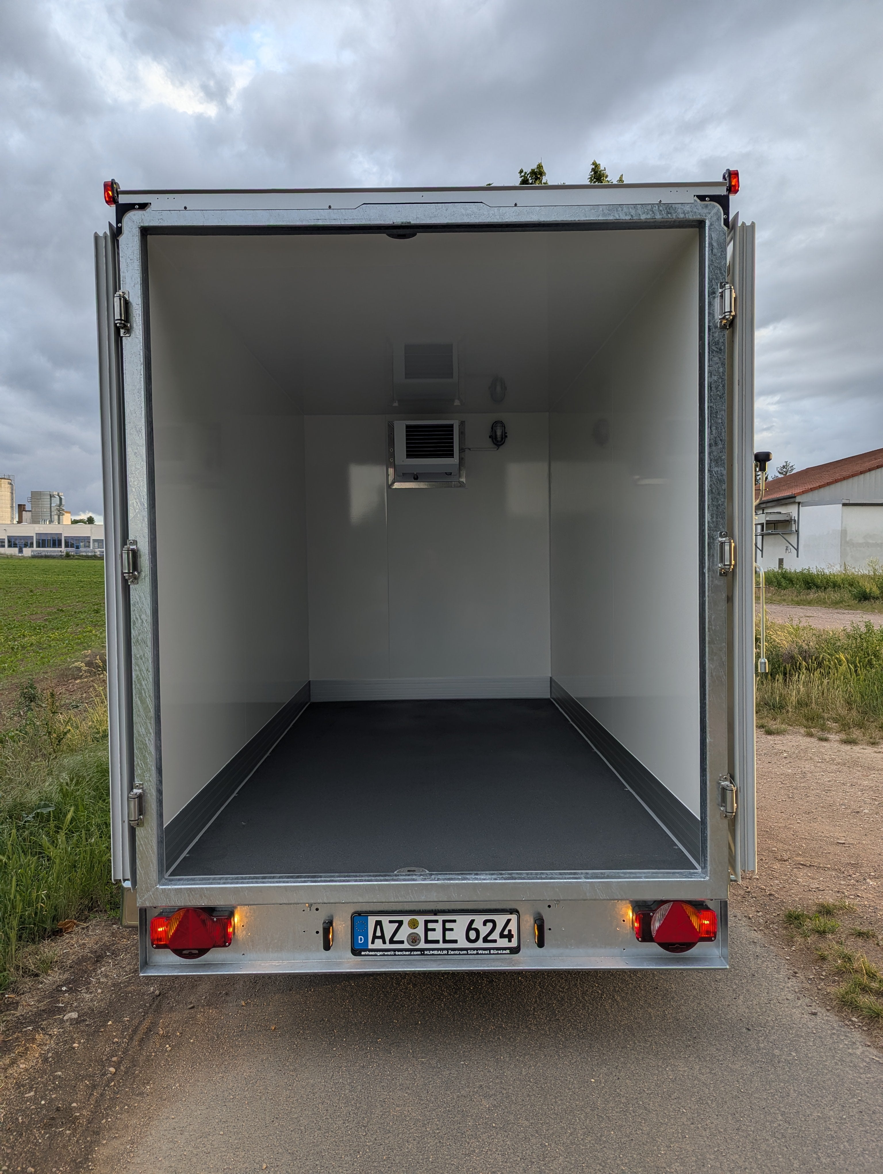 Kühlanhänger mieten – Kühlwagen 2.500 kg ab 65 € für Fest & Feier – 3