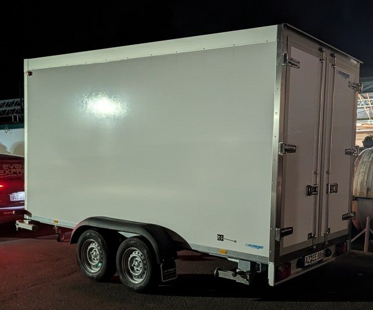 Tiefkühlanhänger XXL mieten – Kühlwagen 2.700 kg ab 80 € bis -20 °C