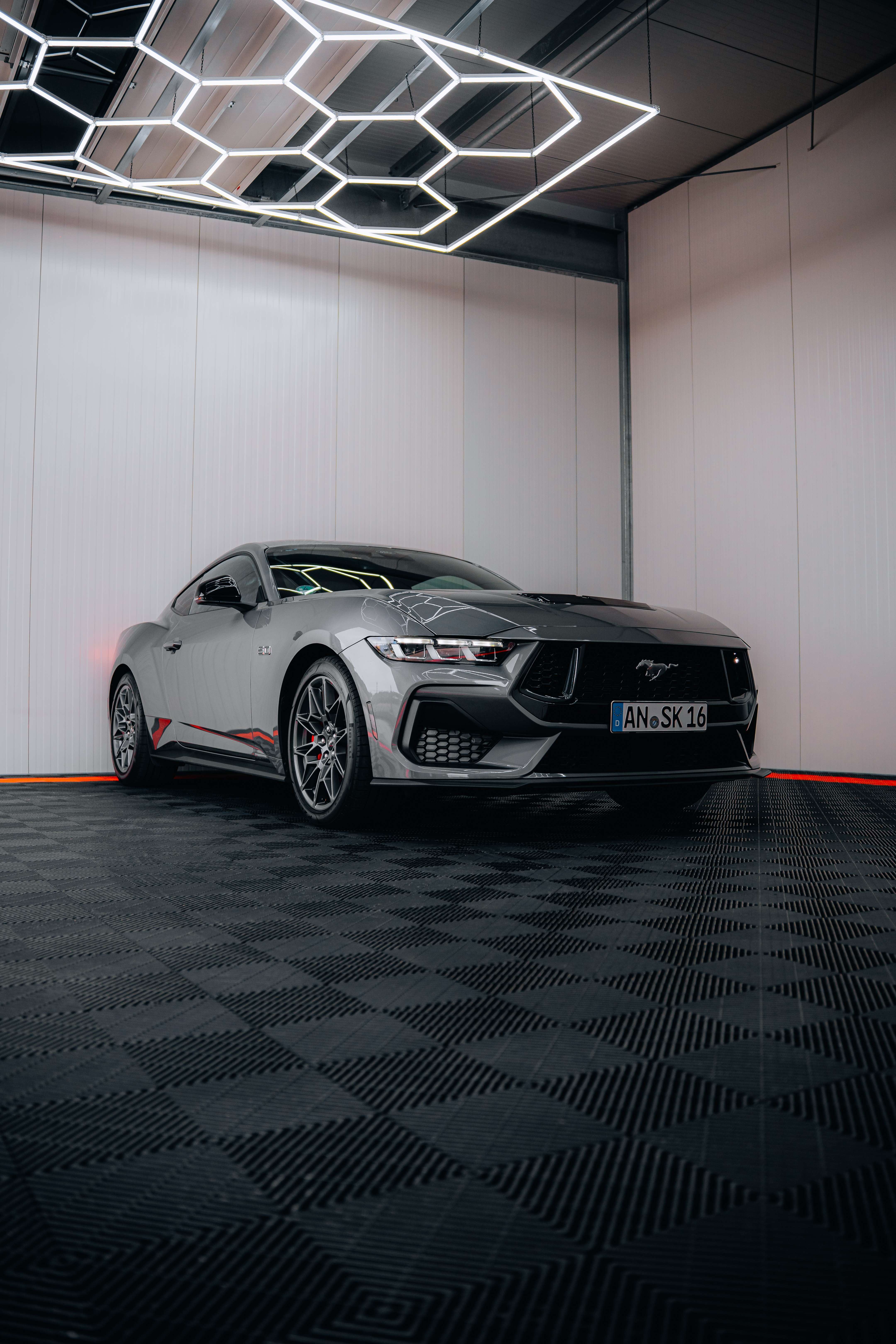 Ford Mustang GT mieten – 5.0 V8 Saugmotor mit 446 PS in Bayern