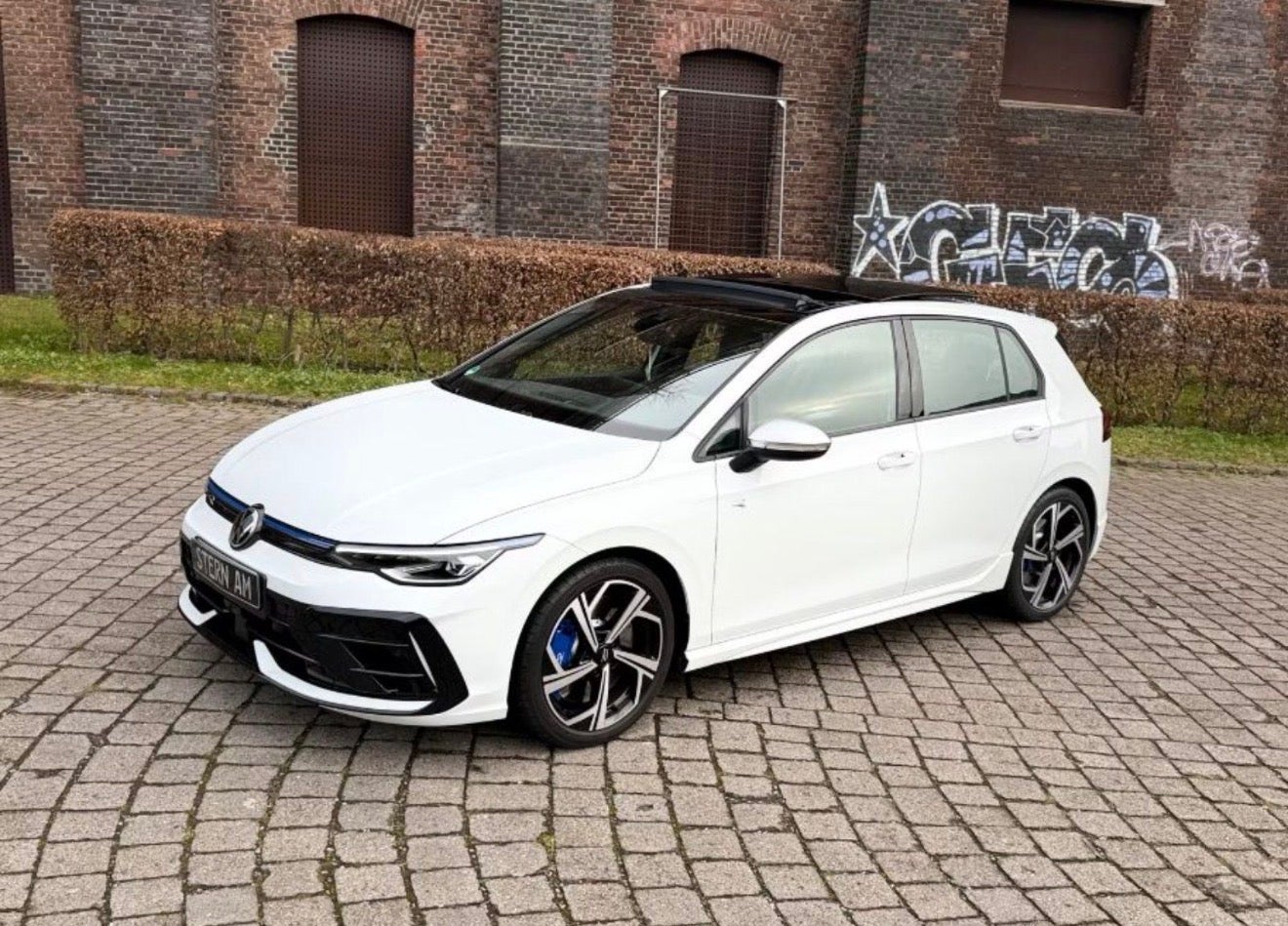 VW Golf R mieten – Allrad-Kompaktsportler zum Tages- & Wochenpreis