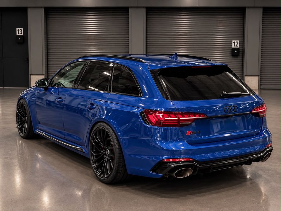 Audi RS4 mieten in Bochum – Sportwagen ab 199 € pro Tag, 250 km inklusive – 3