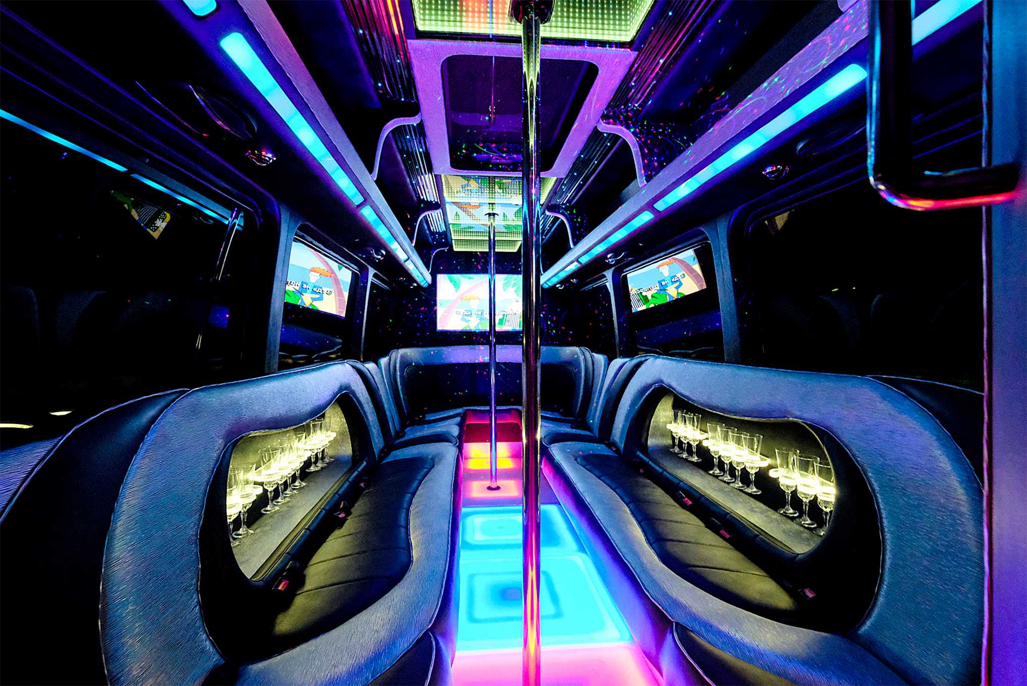 Partybus mieten bis 16 Personen - Clublounge-Ausstattung für Events – 2