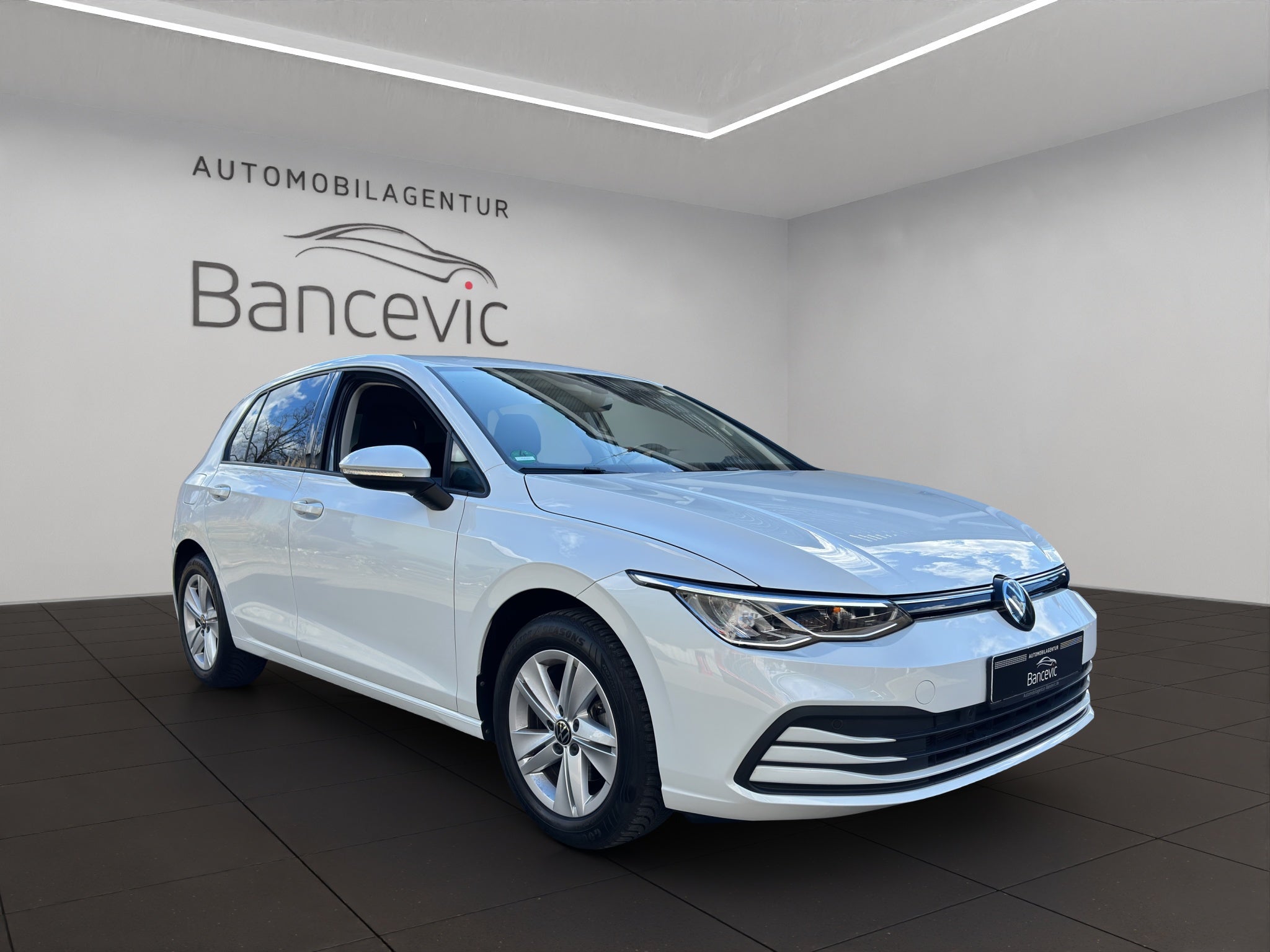 VW Golf 8 Life TDI Automatik mieten – LED, ACC & Sitzheizung