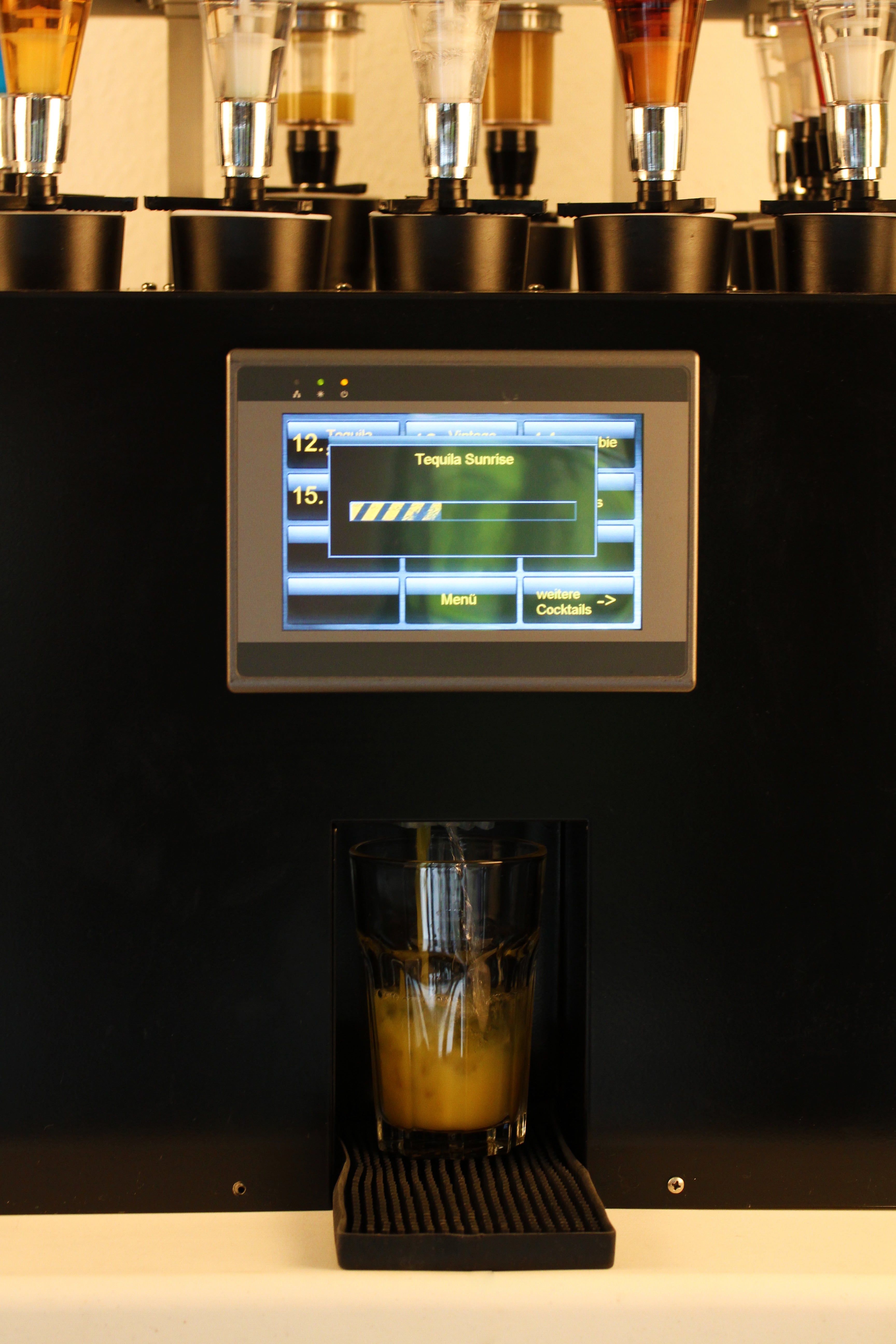 Cocktailmaschine mieten - Cocktailautomat CoMa inkl. Zubehör & Zutaten – 2