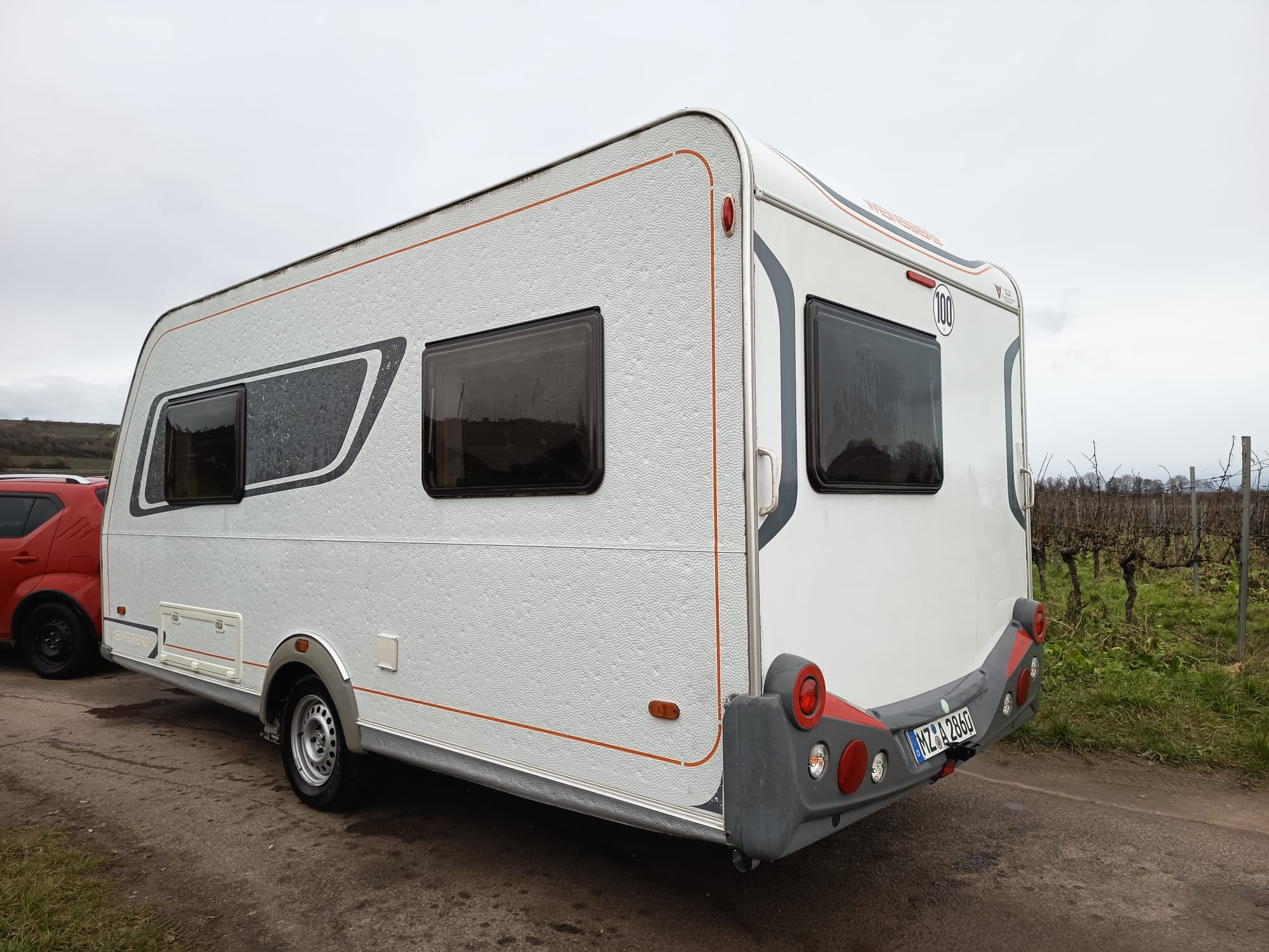 Wohnwagen mieten – Weinsberg CaraOne 440 FD mit Festbett & Mover für 2-3 Personen – 2