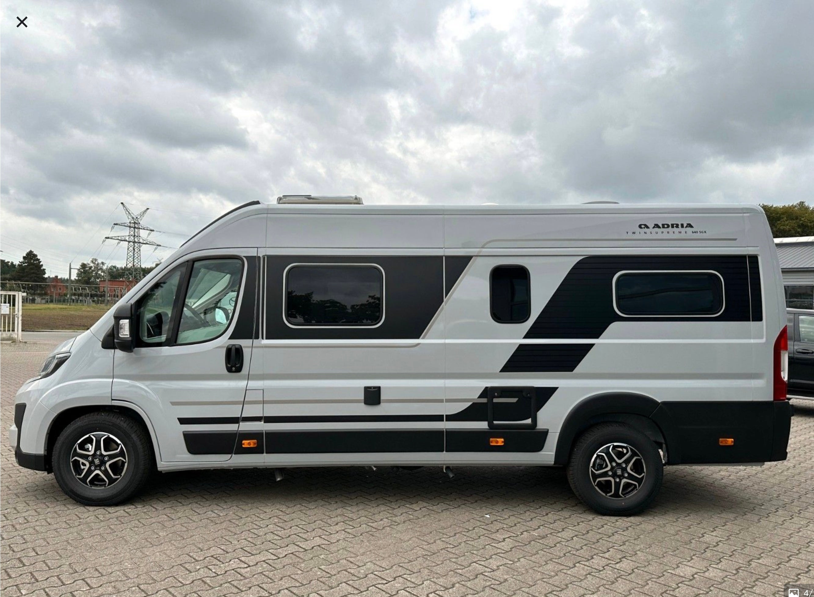 Adria Twin Supreme 640 SGX Camper Van mieten - voll ausgestattet, reisefertig