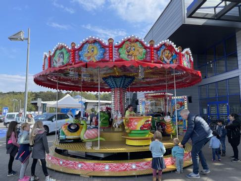 Kinderkarussell mieten - Nostalgie-Märchenkarussell Kindertraum, 22 Sitzplätze – 2
