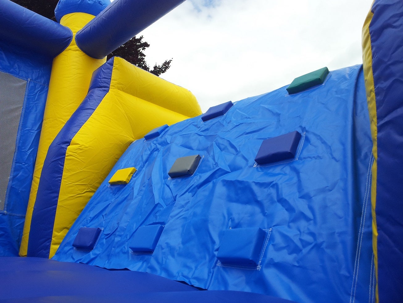 Hüpfburg mieten - 8 Modelle: Schloss, Riesenrutsche, Piraten, SpongeBob, Dschungel – 4