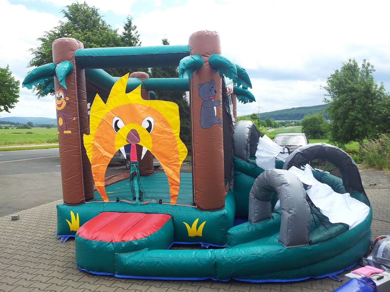 Hüpfburg mieten - 8 Modelle: Schloss, Riesenrutsche, Piraten, SpongeBob, Dschungel – 2