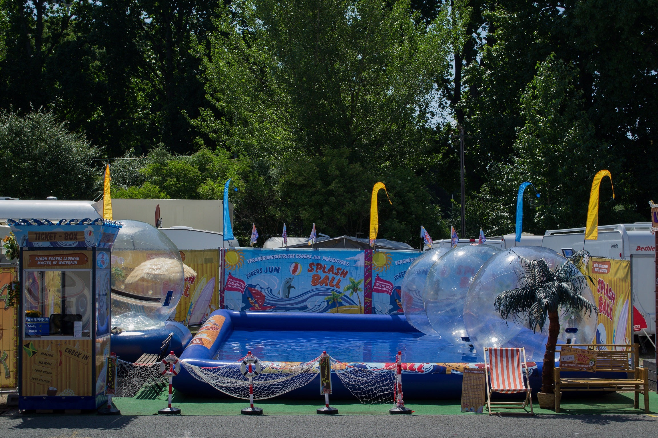 XXL Aqua Balls mieten - Aqua Zorbing Wasserball-Arena inkl. Pool 8,5 x 7 m – 4
