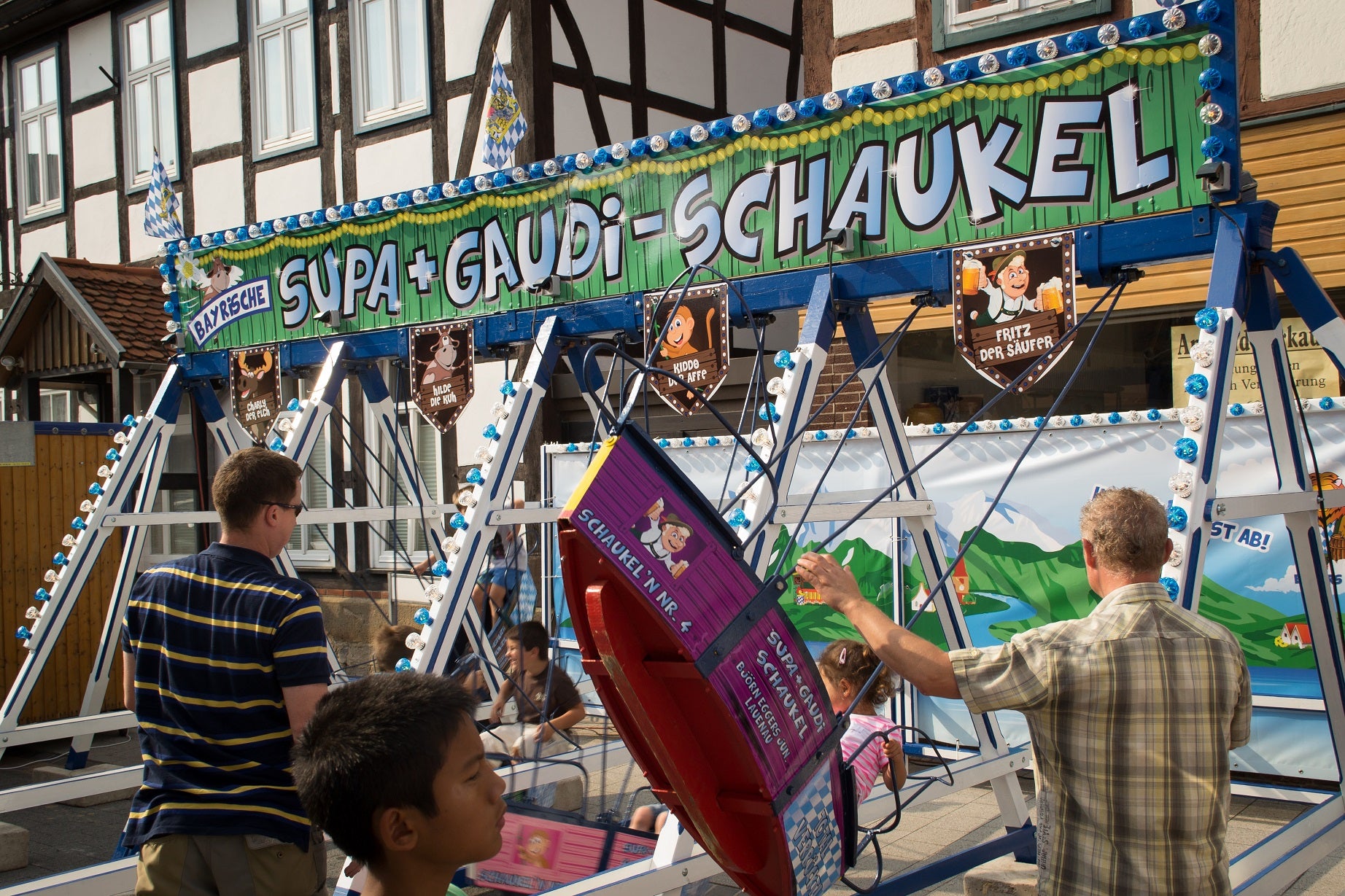 Kinder-Schiffschaukel mieten - Nostalgie-Holzschaukel Supa-Gaudi, TÜV-geprüft – 3