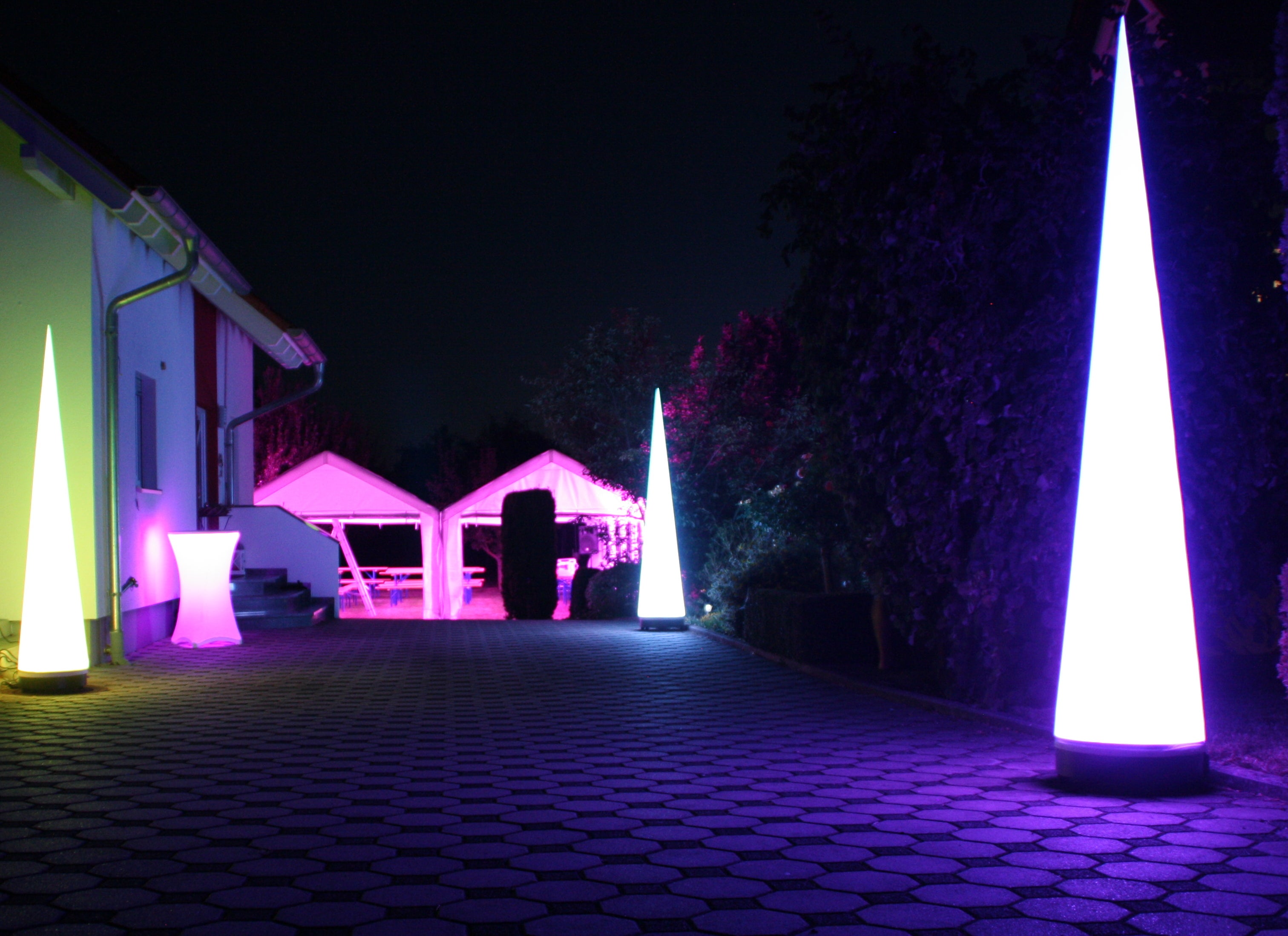 Aircone mieten - aufblasbare LED-Lichtsäule 2,75 m für Events outdoor – 2