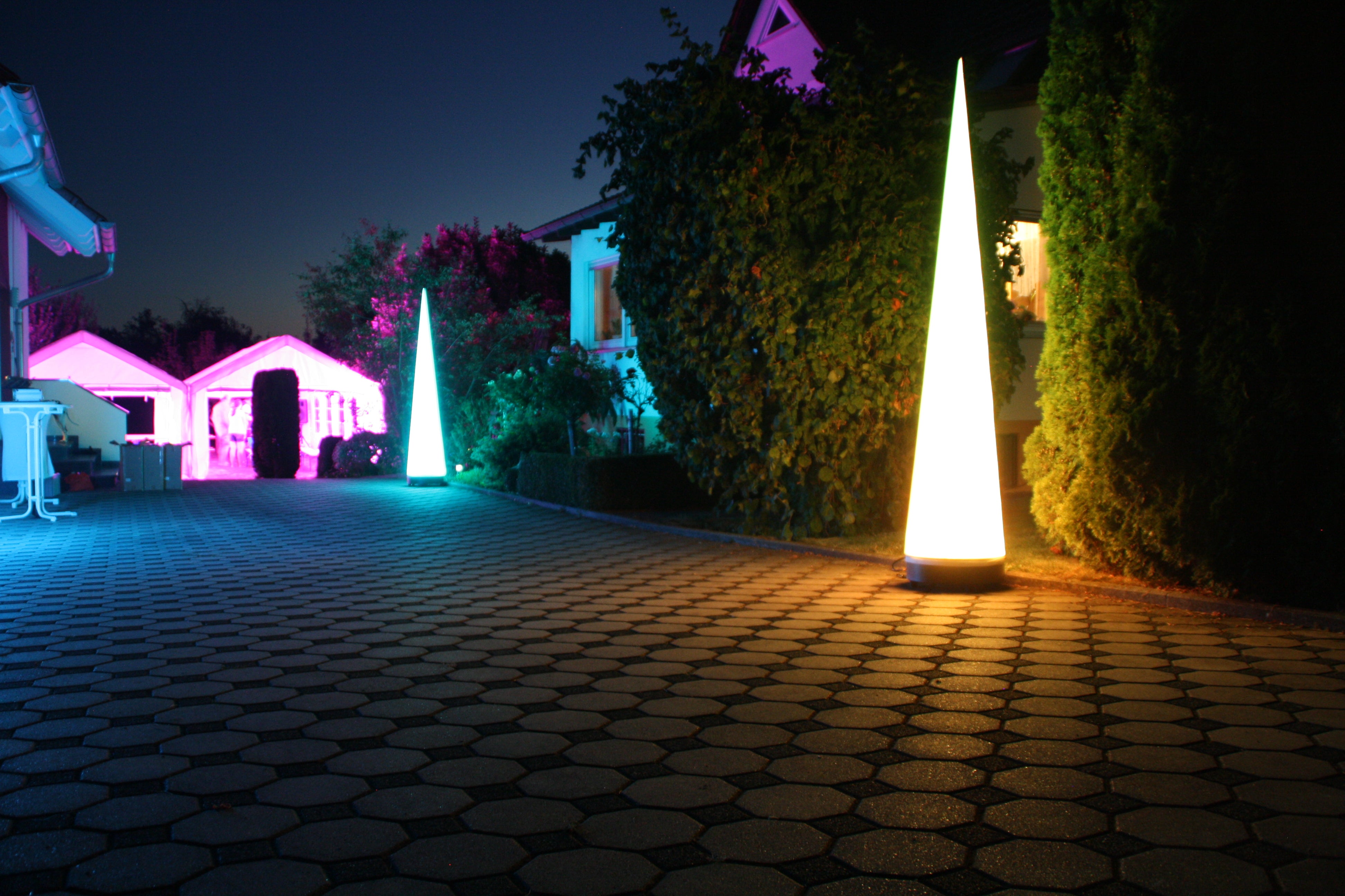 Aircone mieten - aufblasbare LED-Lichtsäule 2,75 m für Events outdoor