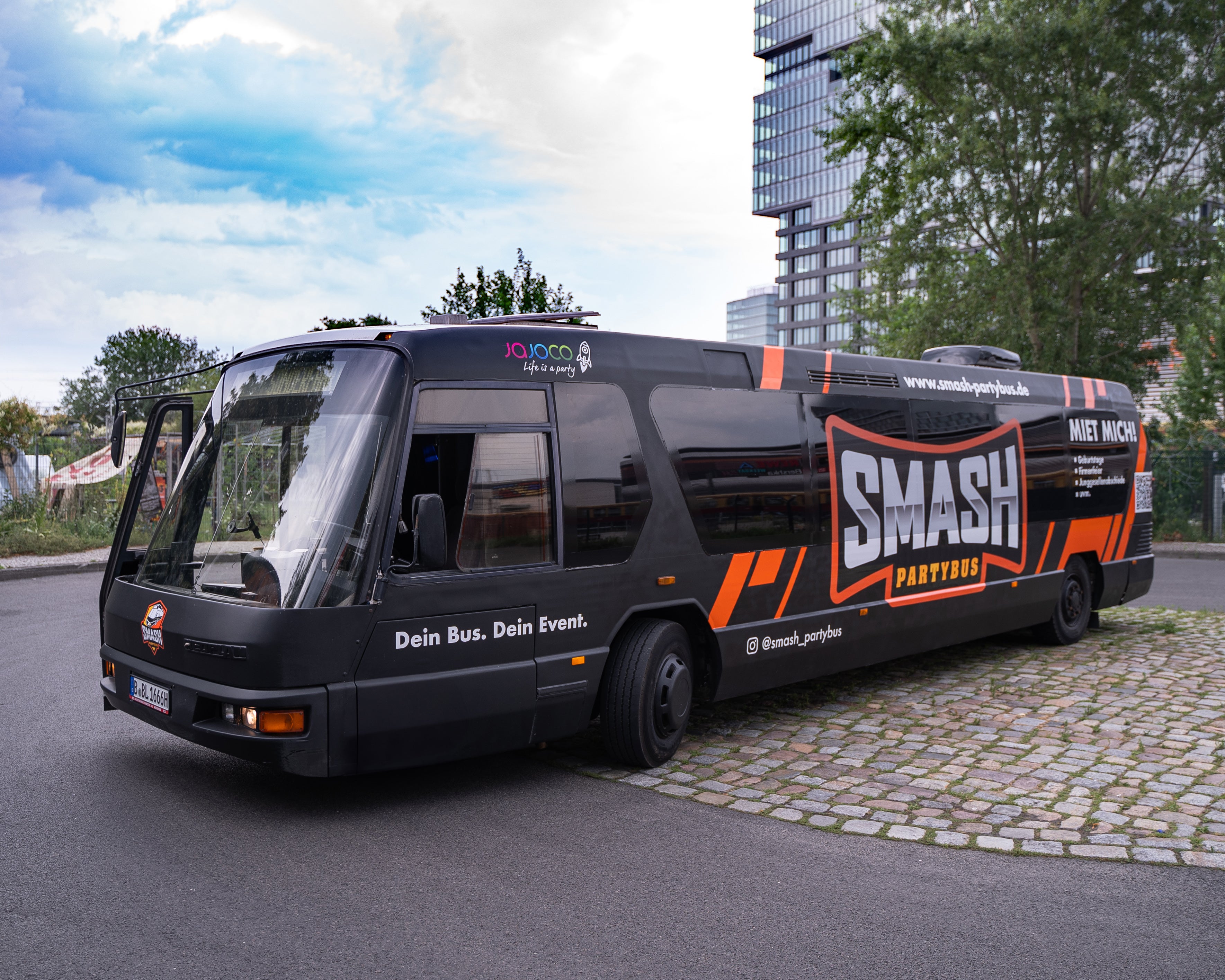 Black Mamba Partybus mieten - Partybus-Tour Berlin & Umland für bis zu 23 Personen