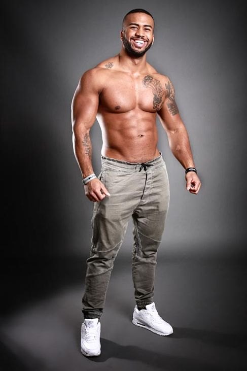 Stripper Curtis buchen - erstklassiger Menstrip für Partys in Berlin & Brandenburg