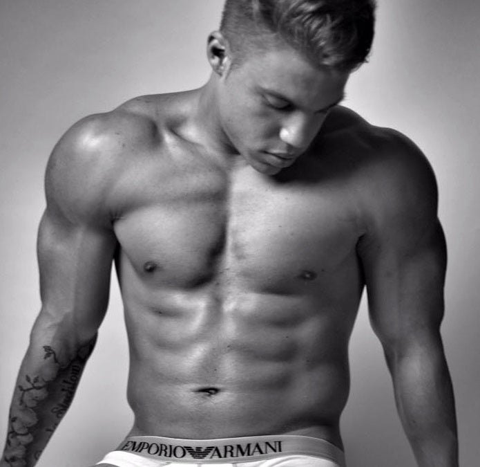 Stripper Yven buchen - Show für JGA, Geburtstag & Girls Night Out in Berlin & Brandenburg