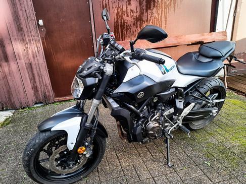 Yamaha MT-07 mit ABS mieten – sportlicher Naked-Bike-Roadster leihen – 3