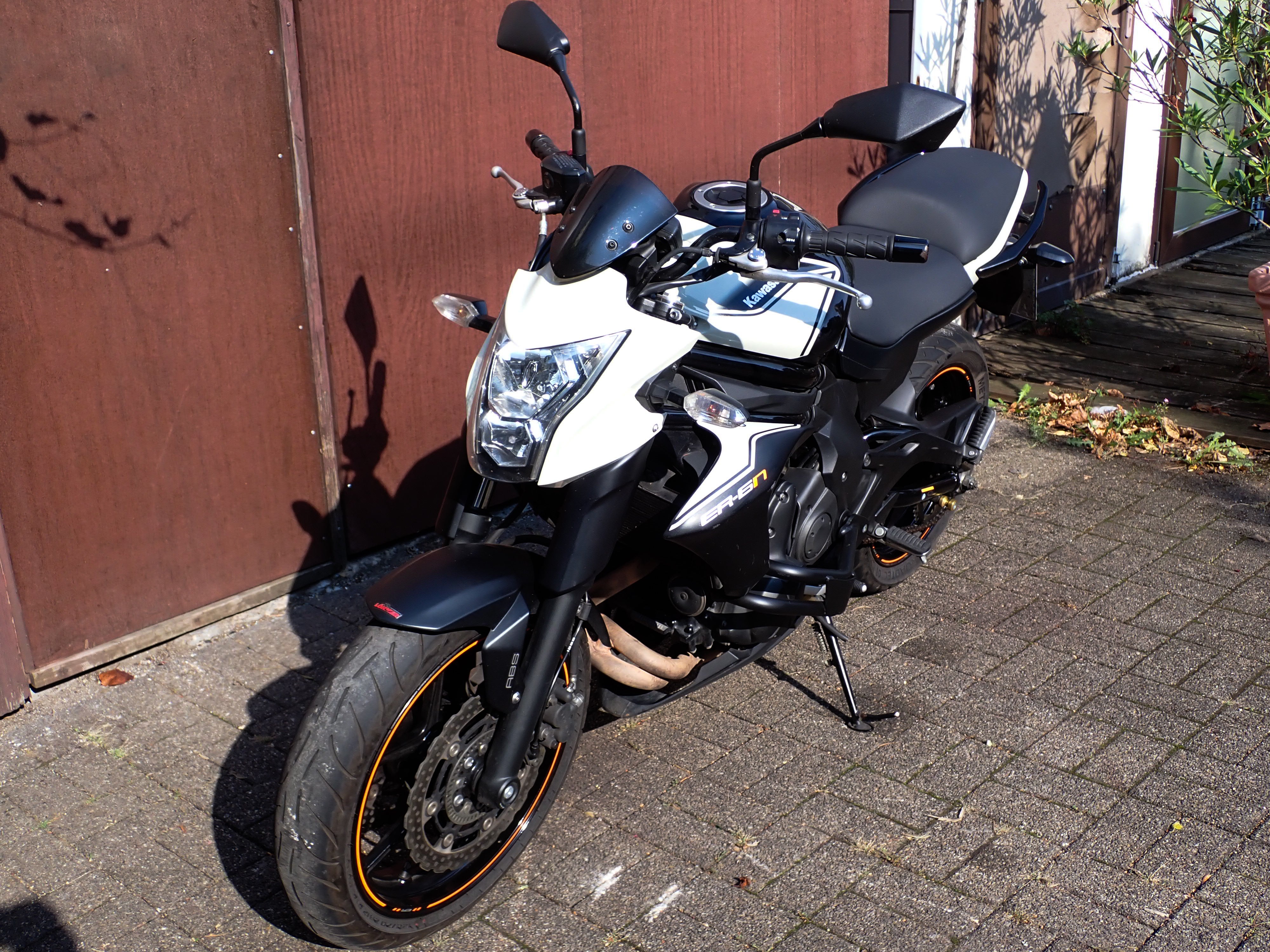 Kawasaki ER-6n oder Suzuki Gladius 650 mit ABS mieten – A2-Einsteigerbike leihen – 3