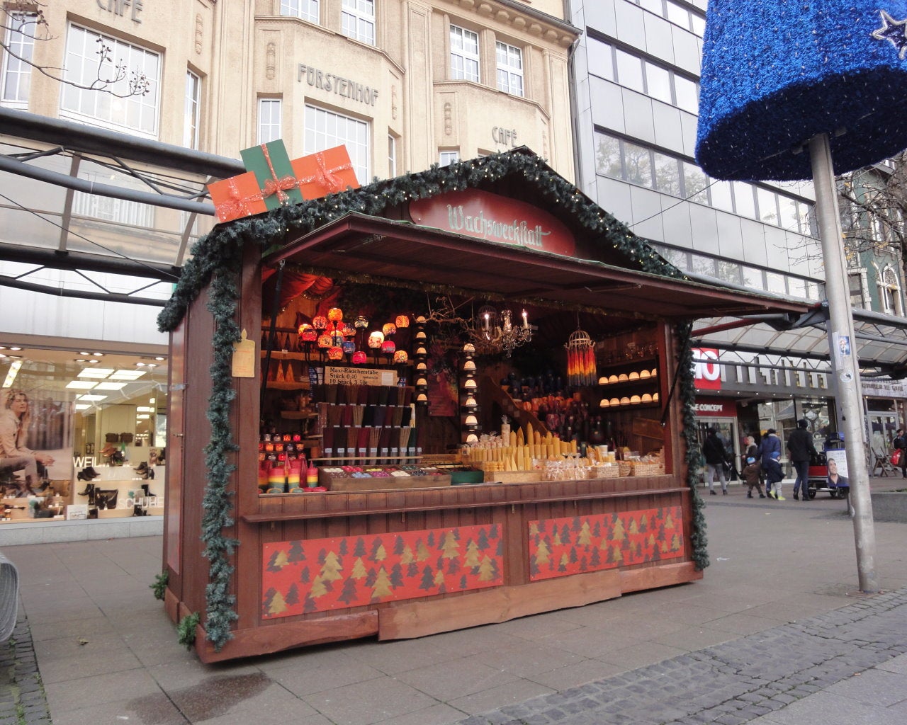 Weihnachtsmarkthütte mieten – hochwertige Verkaufshütte zur Langzeitmiete leihen