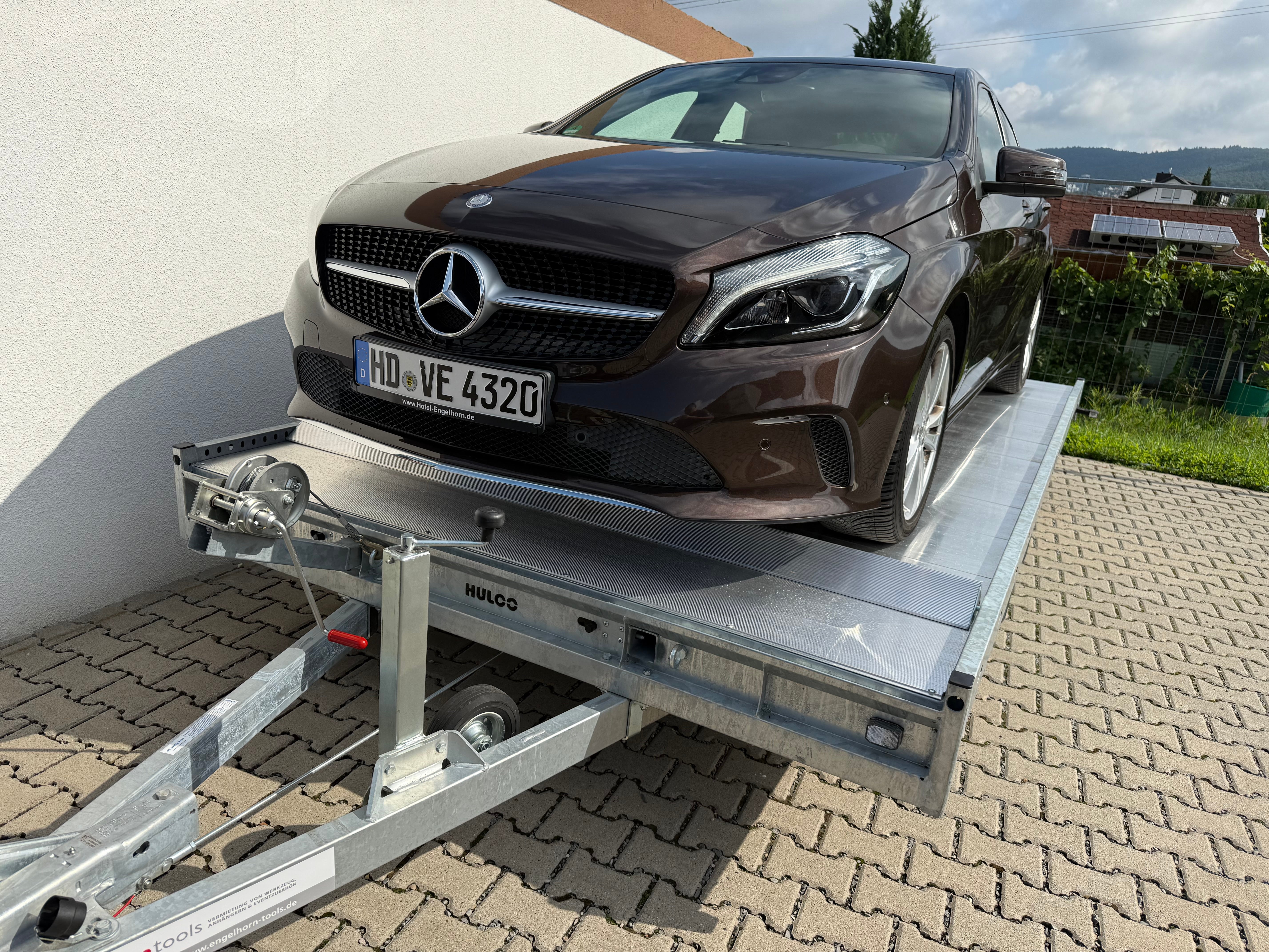 Autotrailer 3 t mieten – PKW-Transportanhänger mit tragfähigem Aluboden – 2