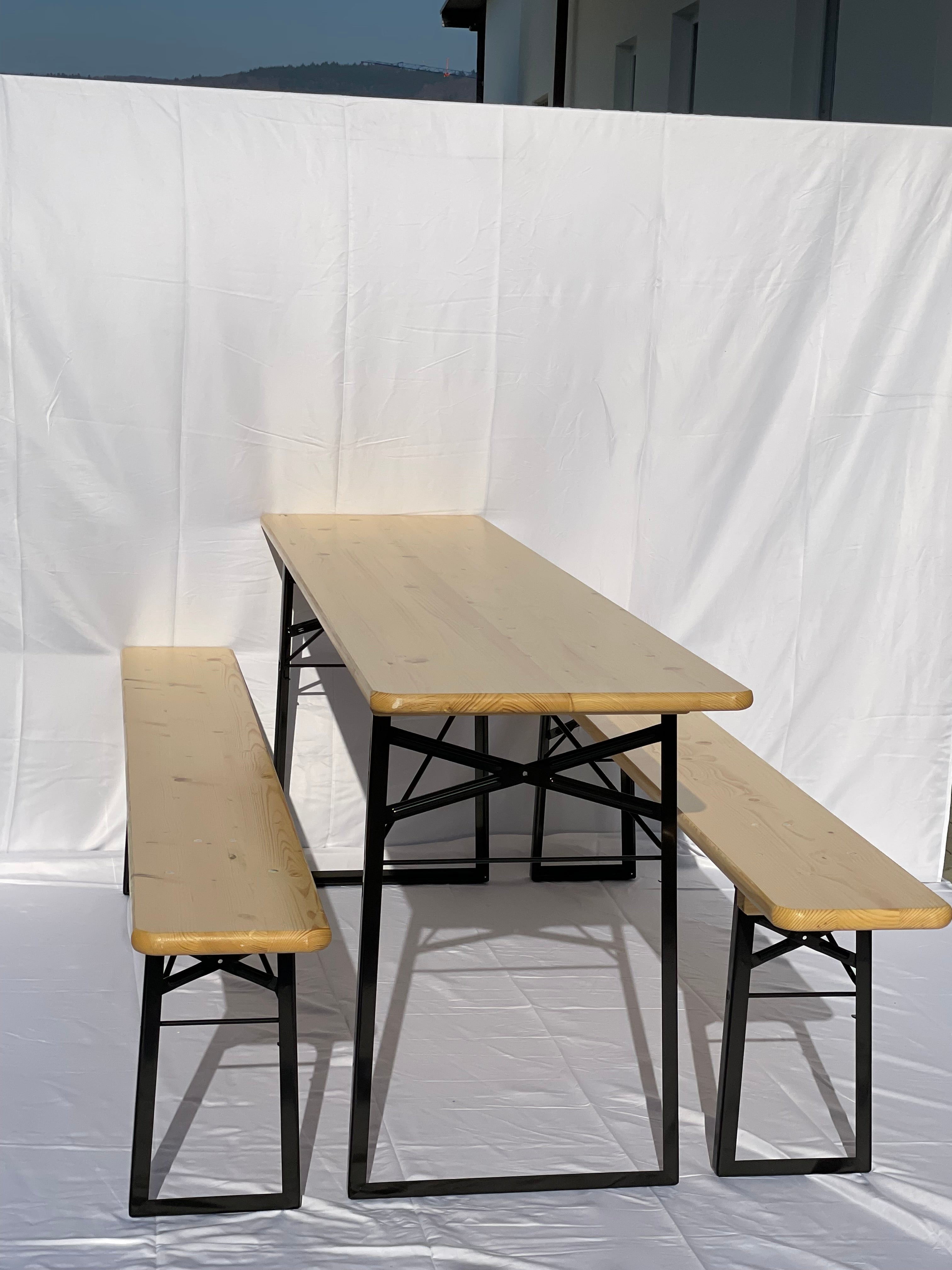 Bierzeltgarnitur mieten (50 cm Tisch) – Tisch + 2 Bänke aus Fichte