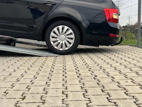 Böckmann Autotransportanhänger mieten – 3,5 t, kippbar, mit Seilwinde – 3