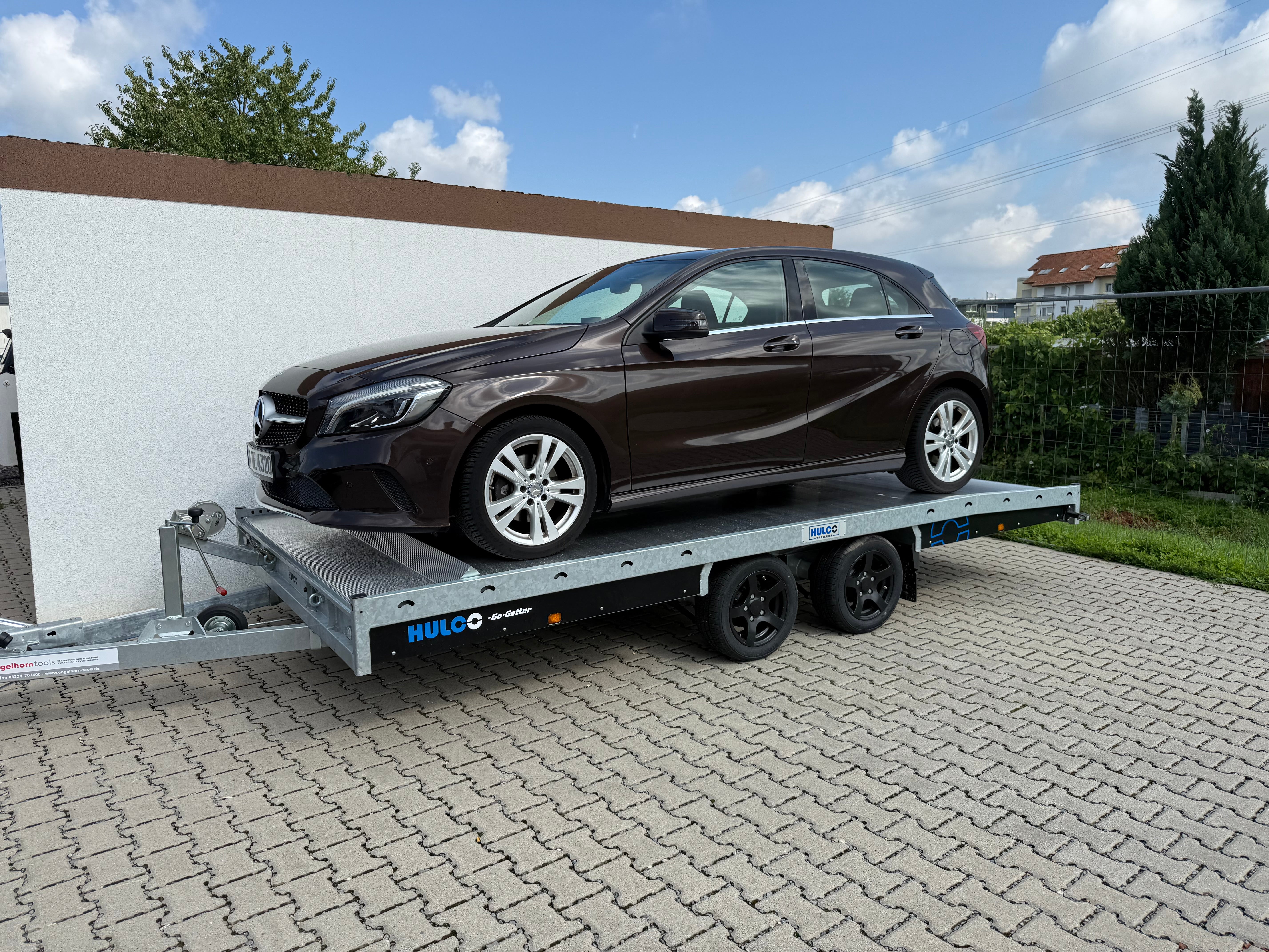Autotrailer 3 t mieten – PKW-Transportanhänger mit tragfähigem Aluboden